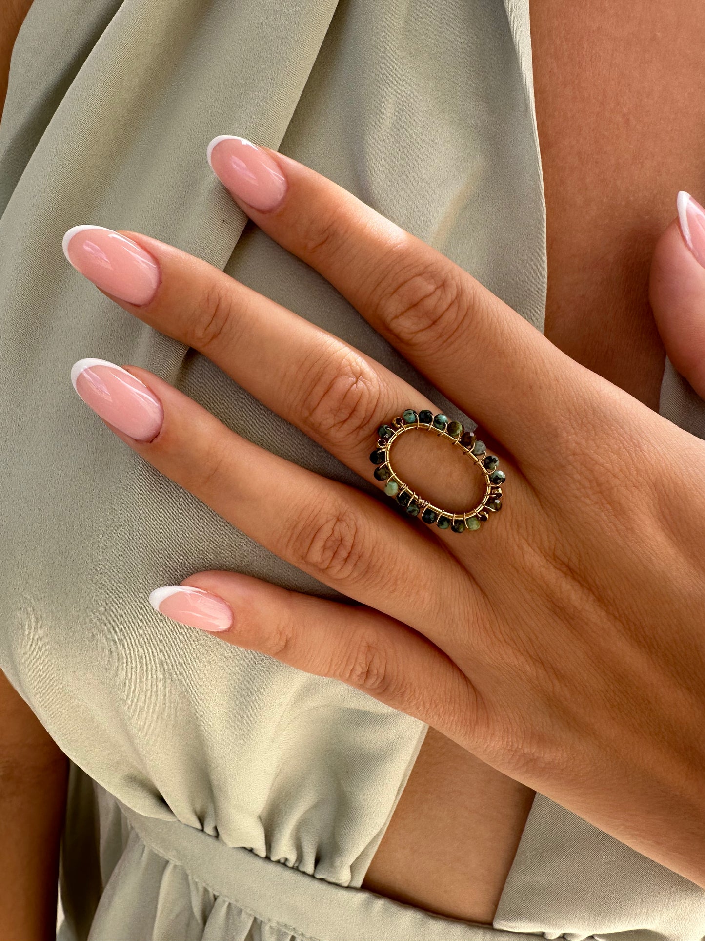 bague perles vertes