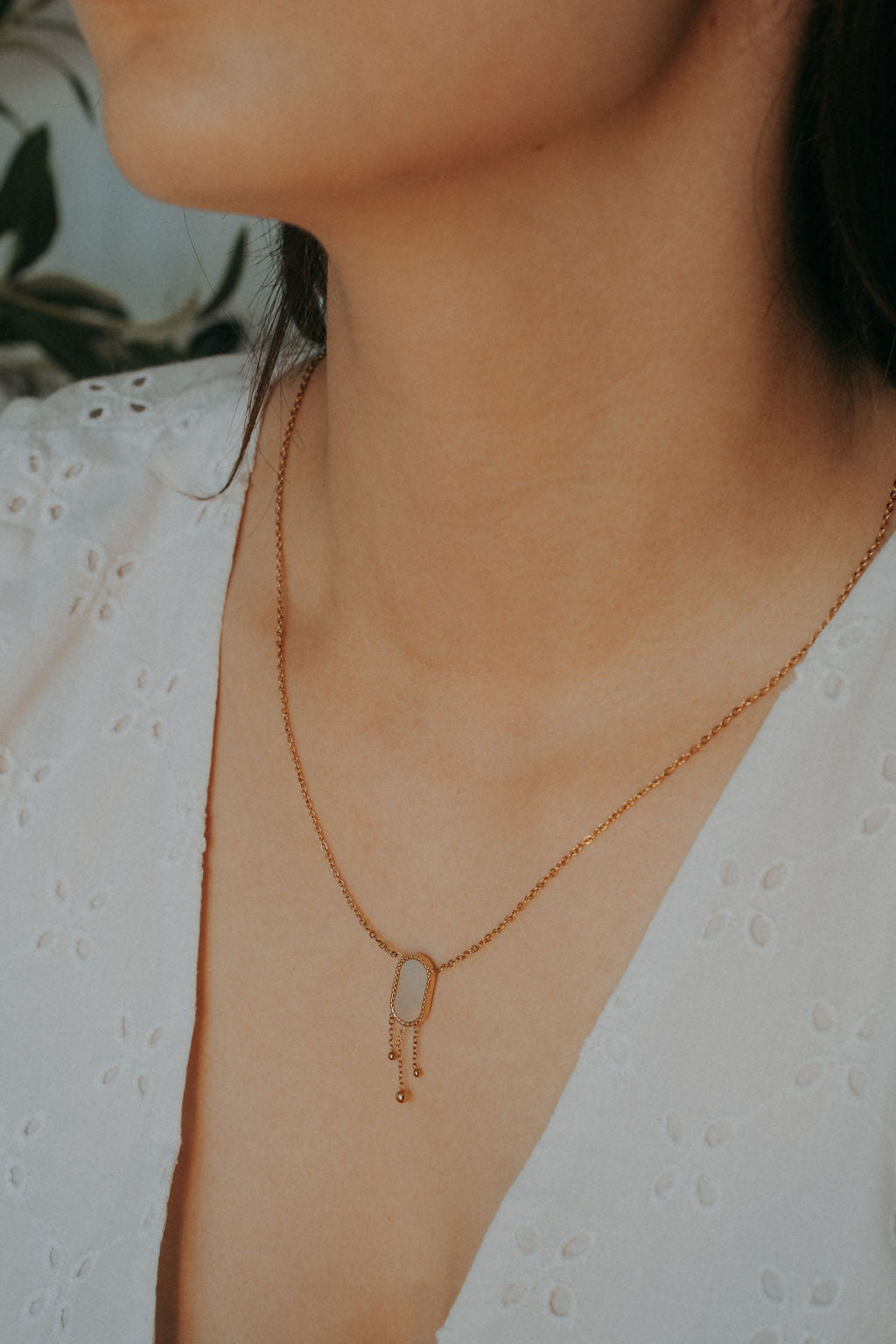 collier doré nacre