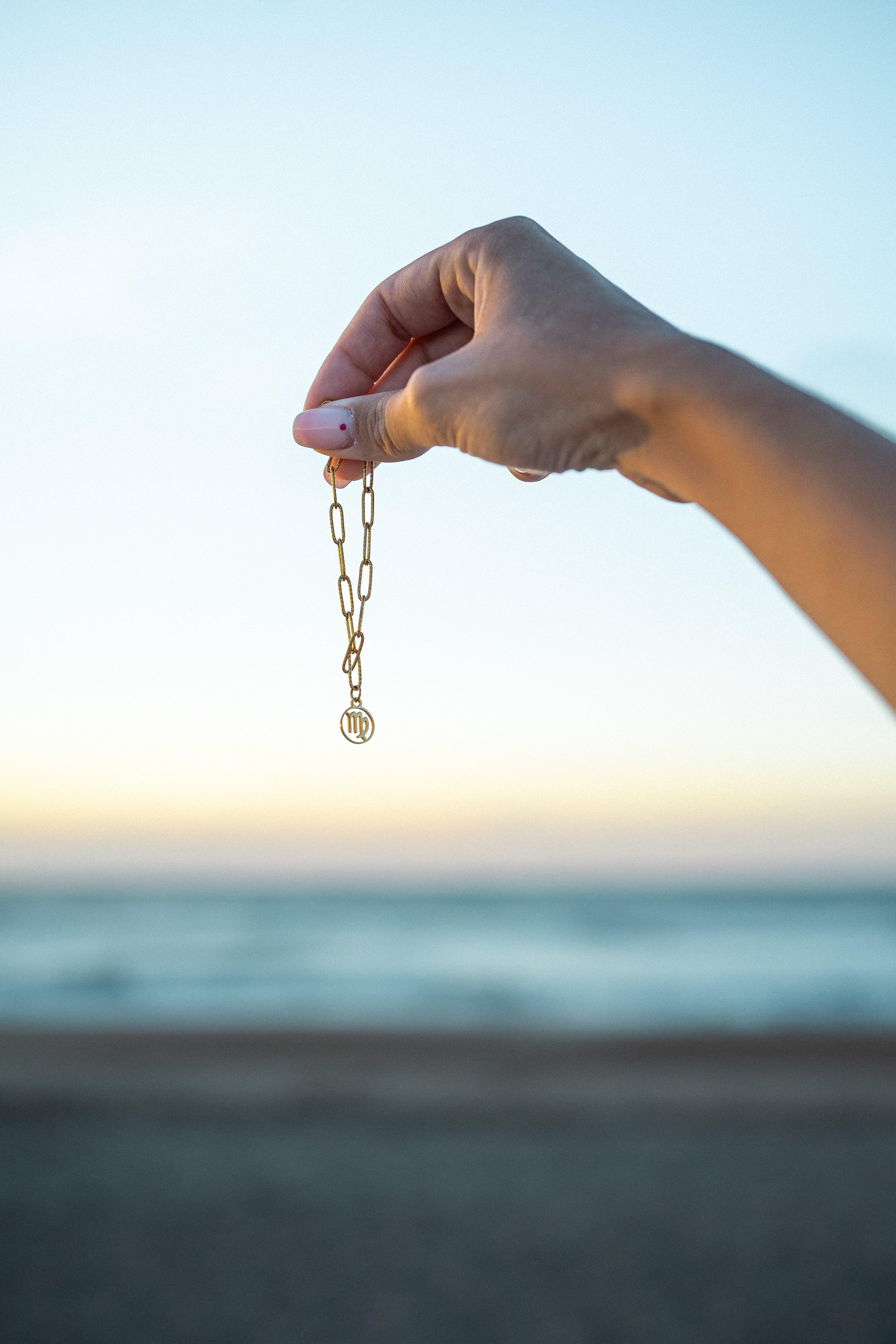 Quel bijou choisir selon votre signe astrologique ?