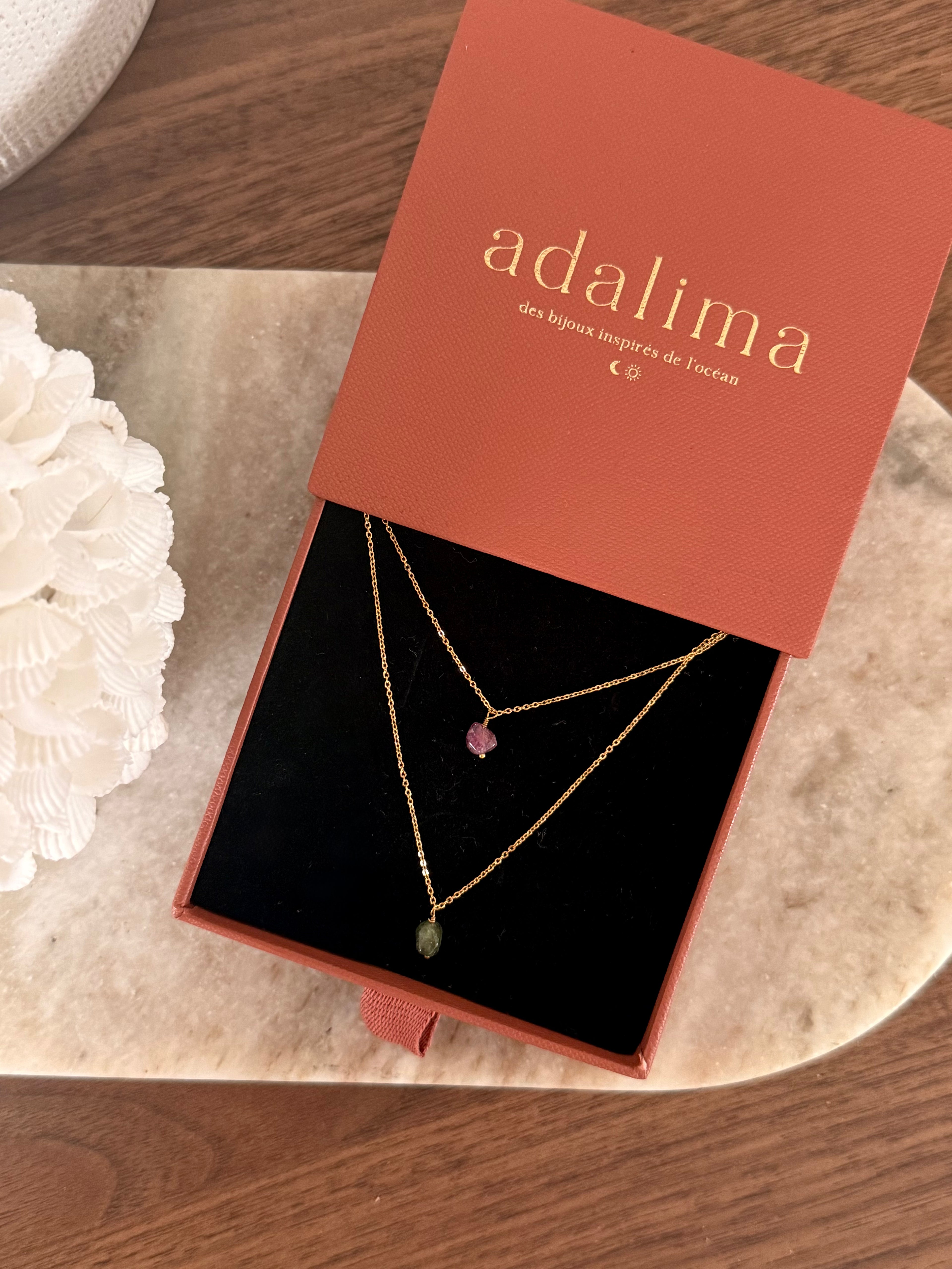 Collier Alicia en pierres naturelles et acier inoxydable doré – bijou Adalima
