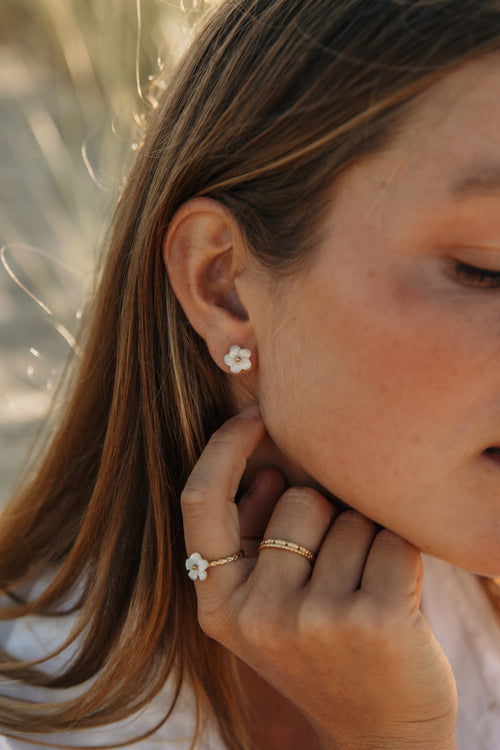 Boucles d’oreilles Mini Vaiana fleur nacrée – bijou Adalima