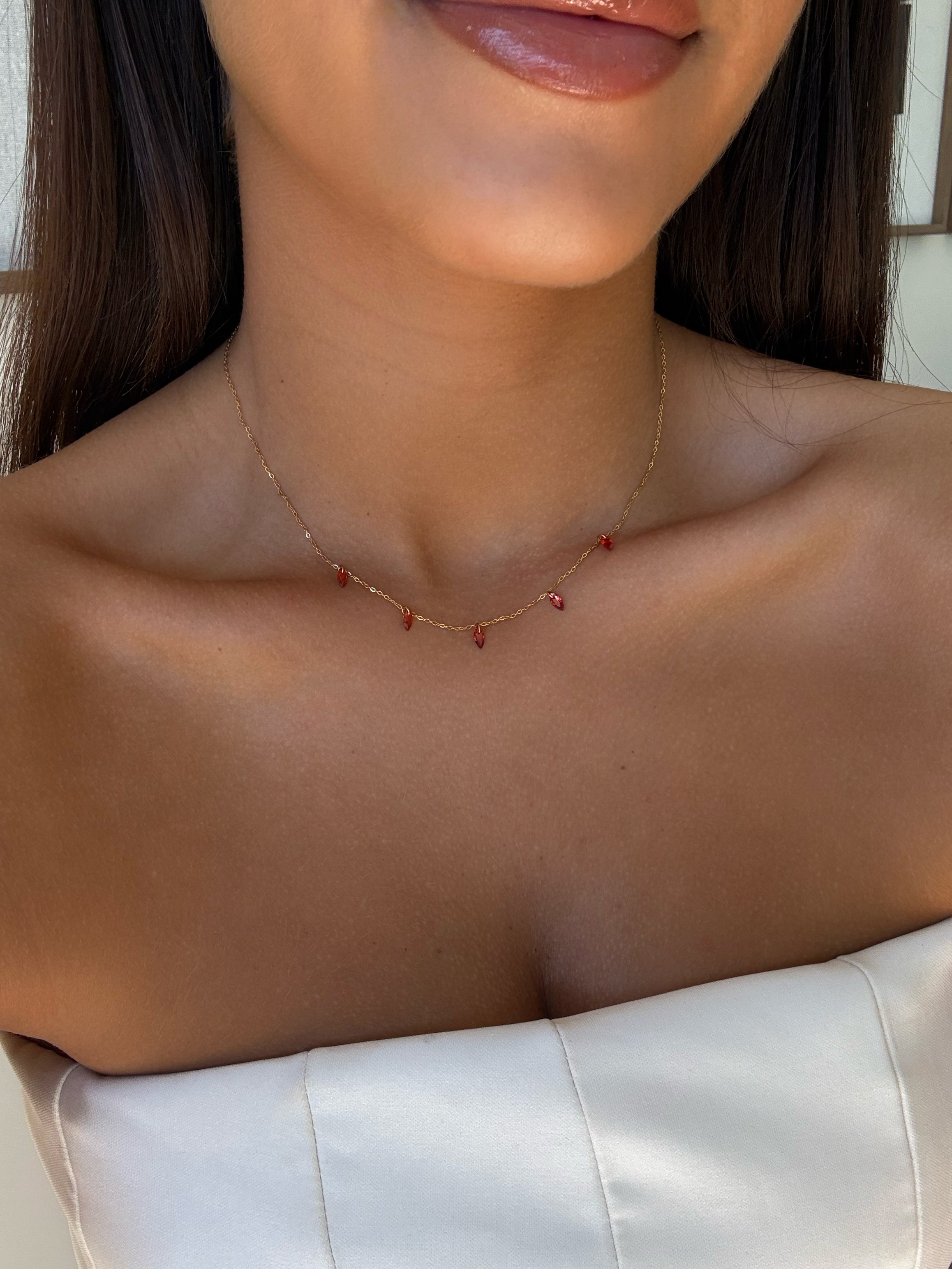 Collier Solen à strass en acier inoxydable doré – coloris Rouge – bijou Adalima