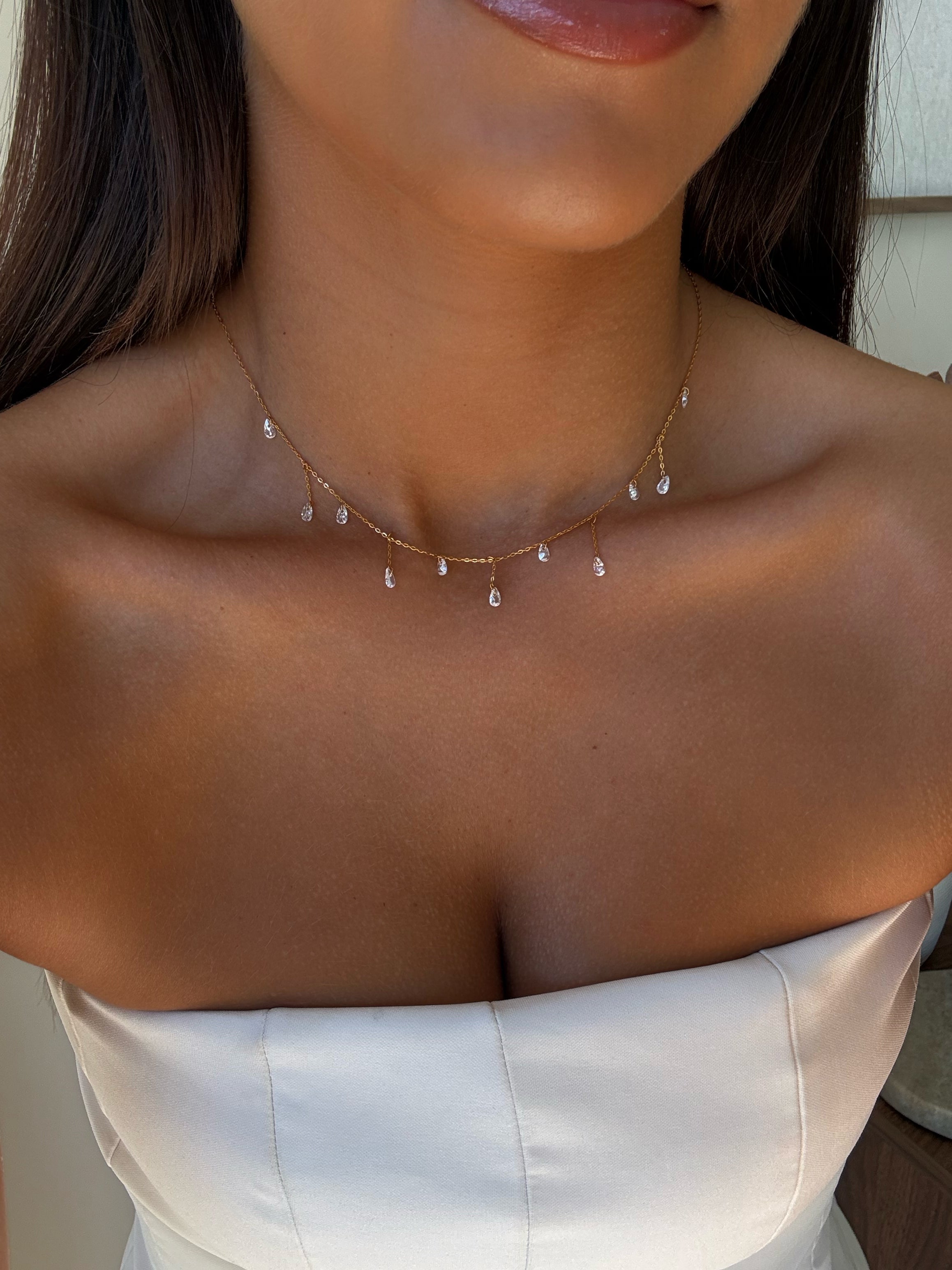 Collier Stella à strass en acier inoxydable doré – bijou Adalima