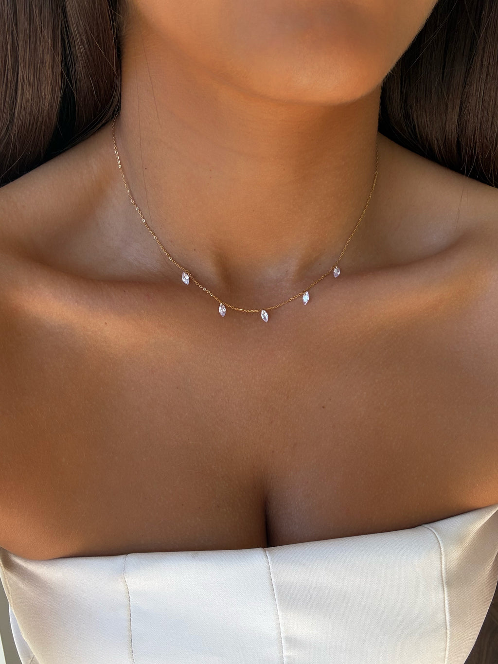Collier Solen à strass en acier inoxydable doré – coloris Lila – bijou Adalima