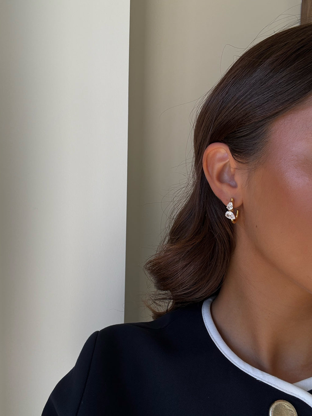 Boucles d’oreilles Gisele à strass en acier inoxydable doré – bijou Adalima