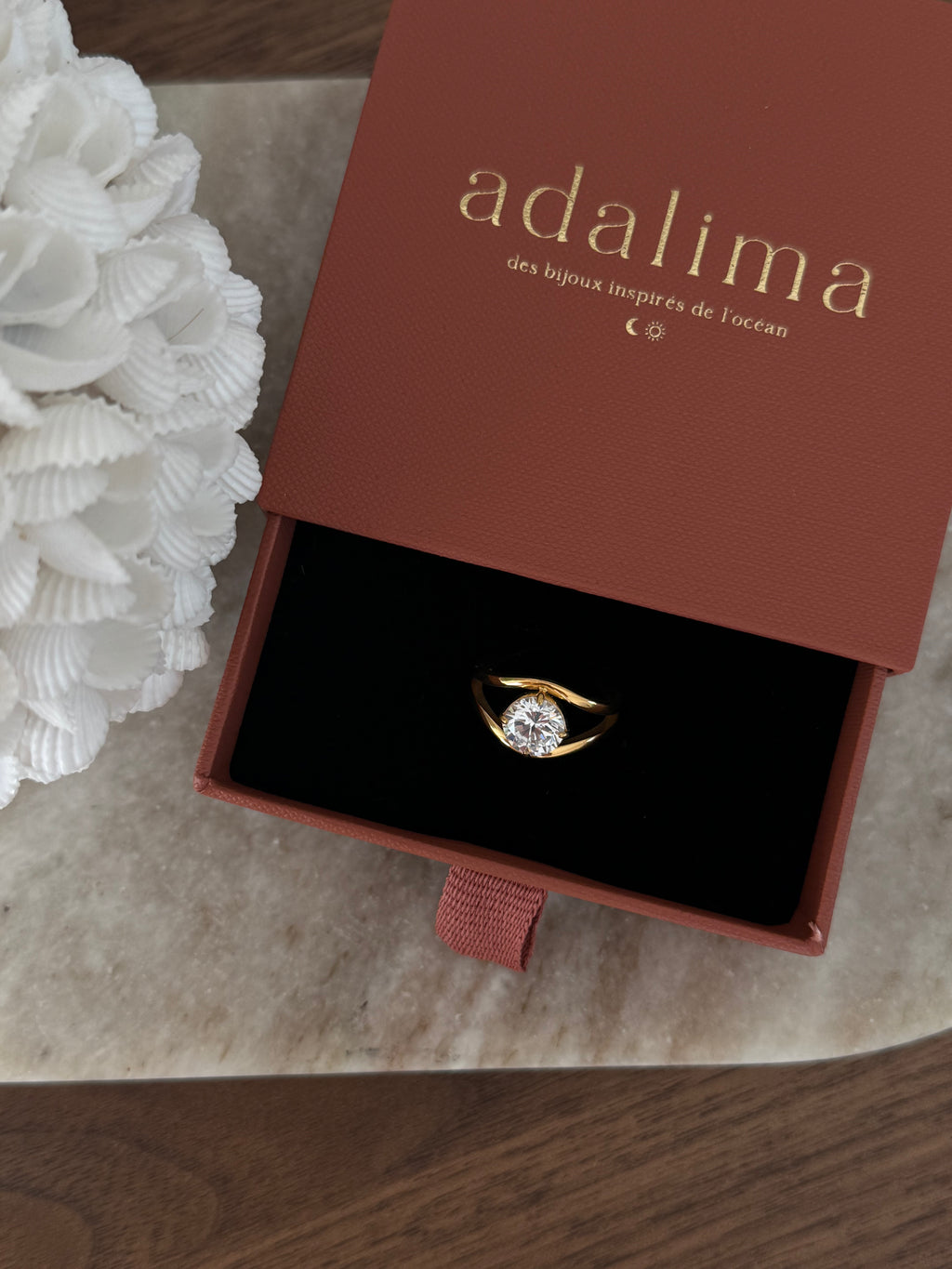 Bague Simea à strass en acier inoxydable doré – bijou Adalima