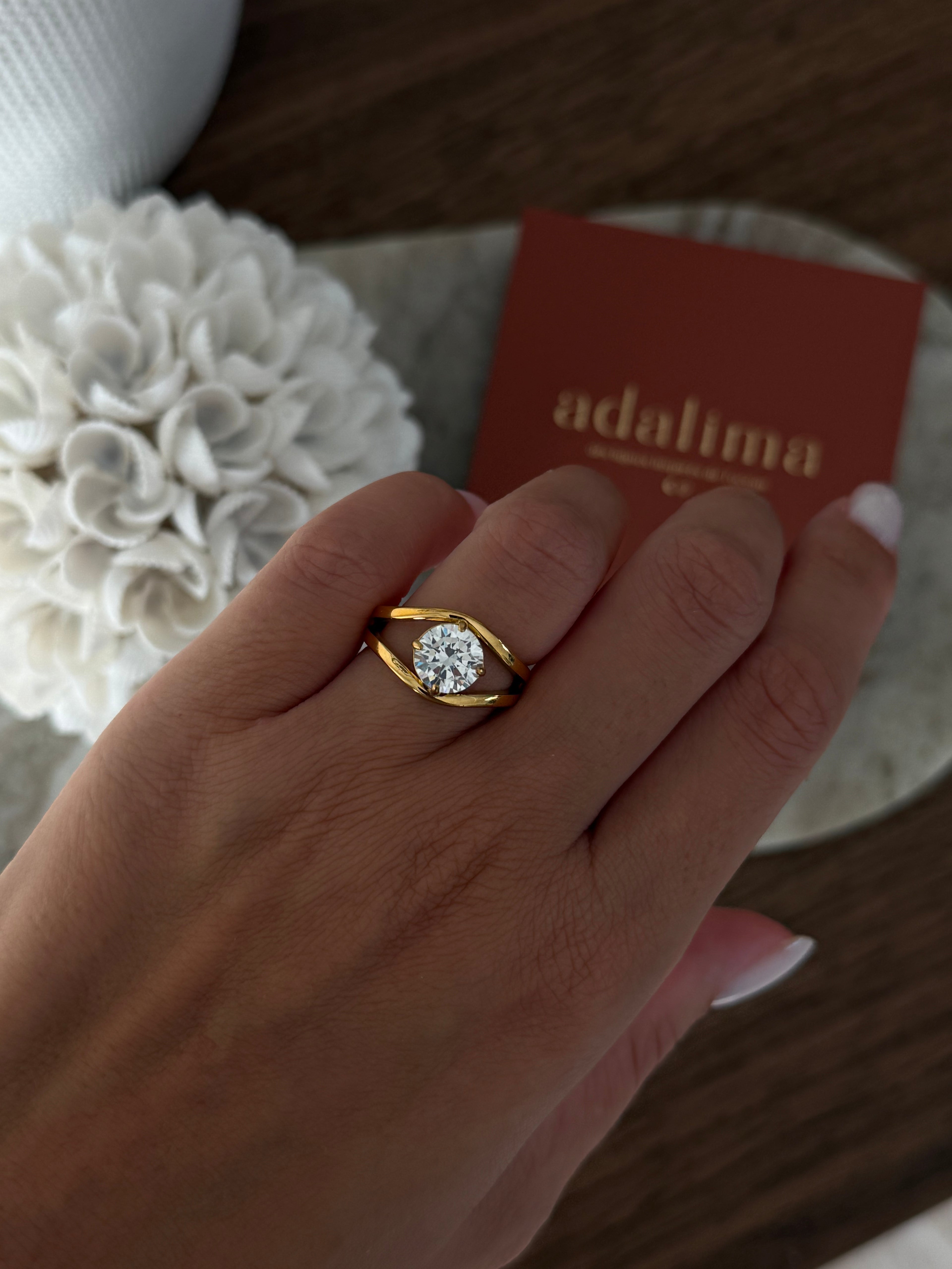 Bague Simea à strass en acier inoxydable doré – bijou Adalima