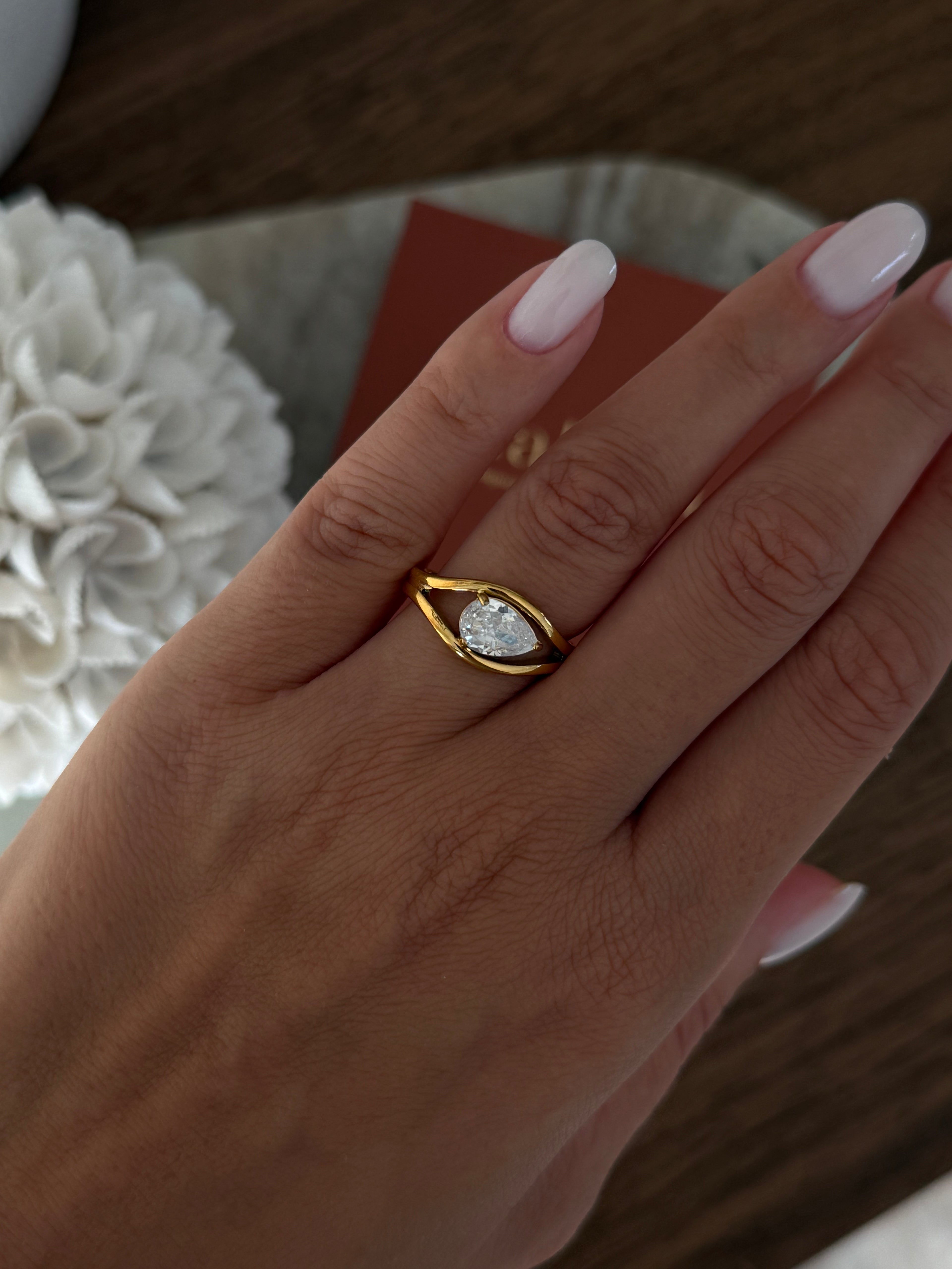 Bague Nell en acier inoxydable doré – bijou Adalima