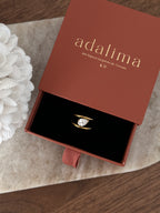 Bague Ava à strass en acier inoxydable doré – bijou Adalima