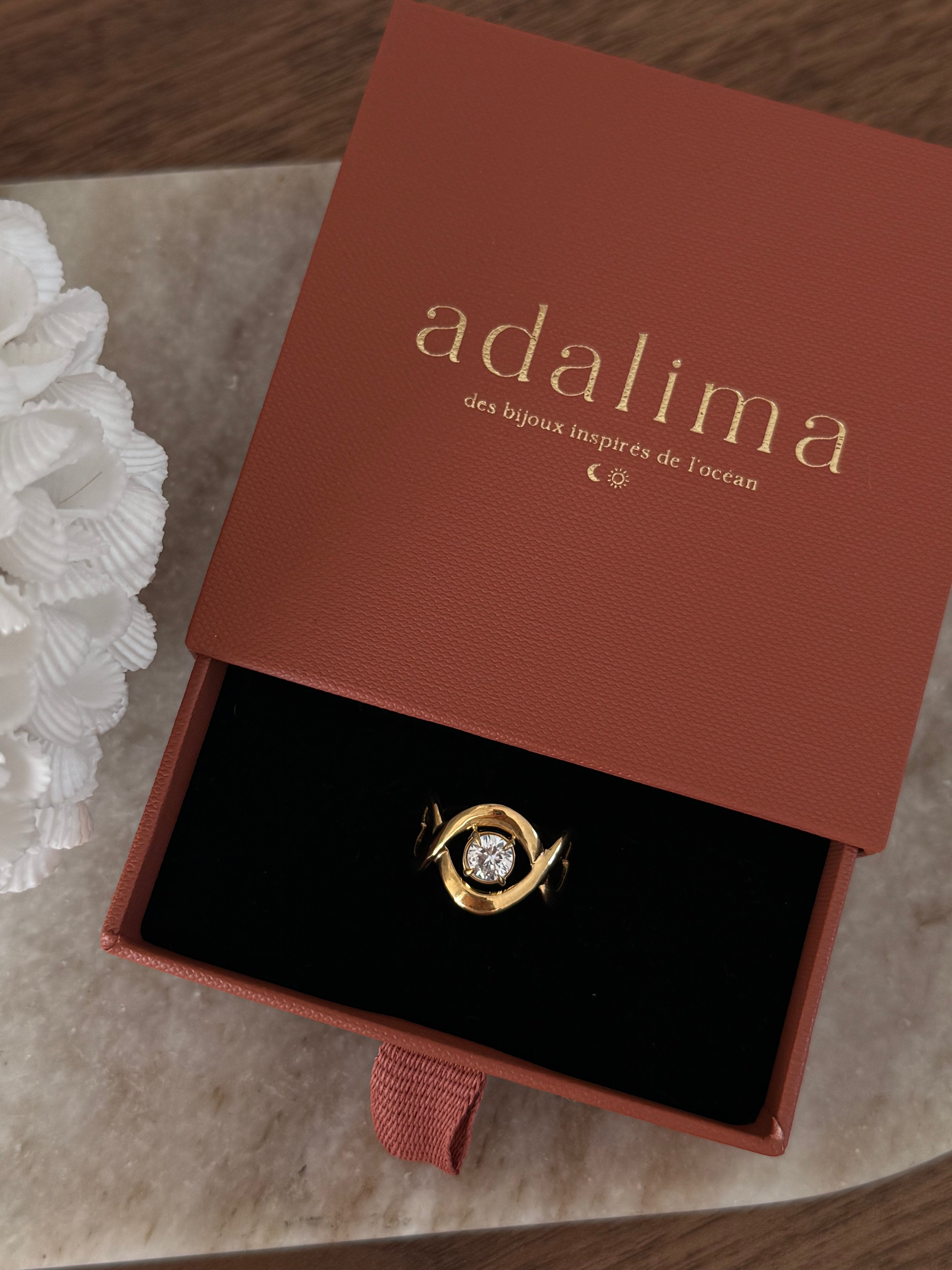 Bague Ivy à strass en acier inoxydable doré – bijou Adalima