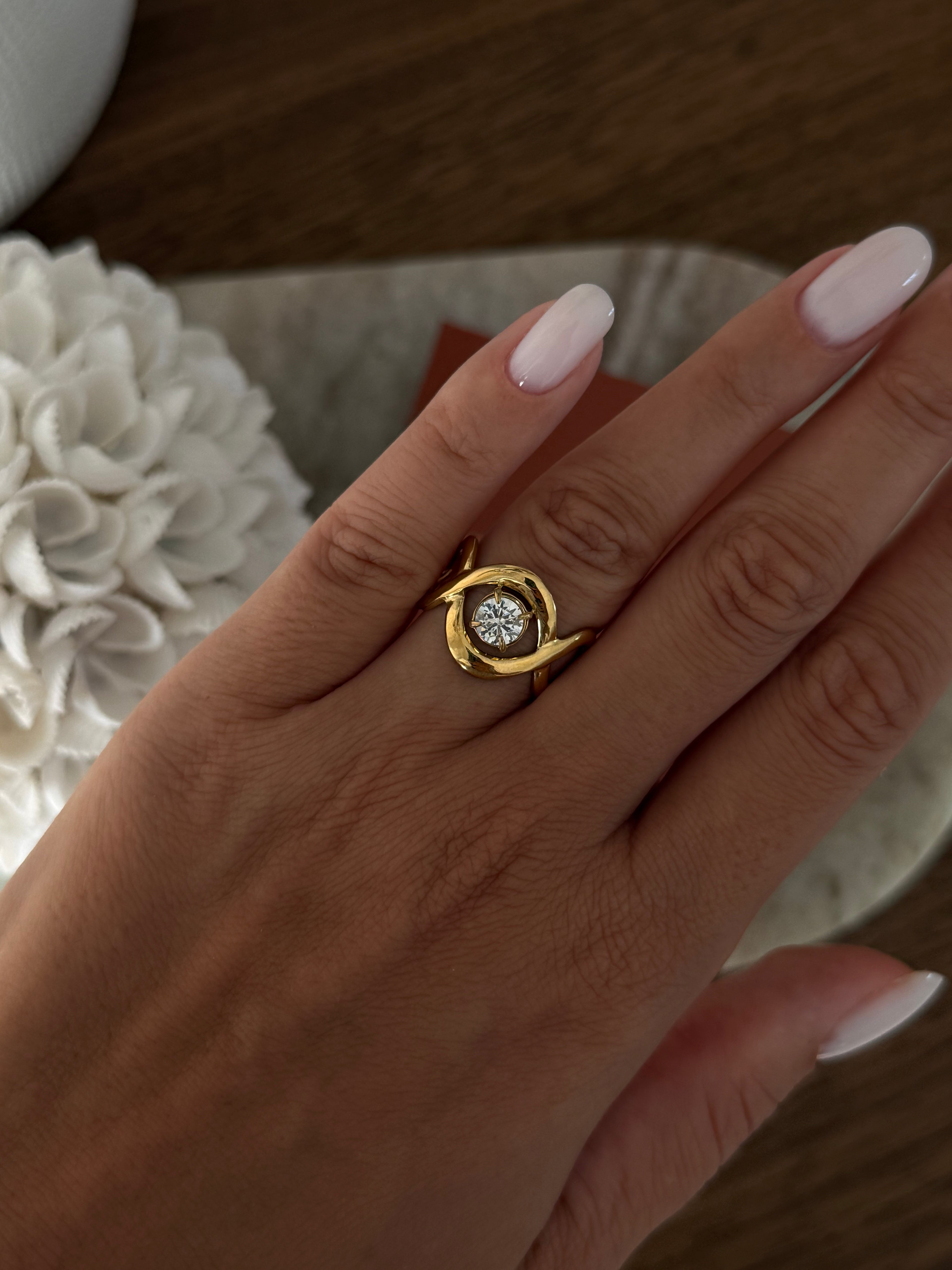 Bague Ivy à strass en acier inoxydable doré – bijou Adalima