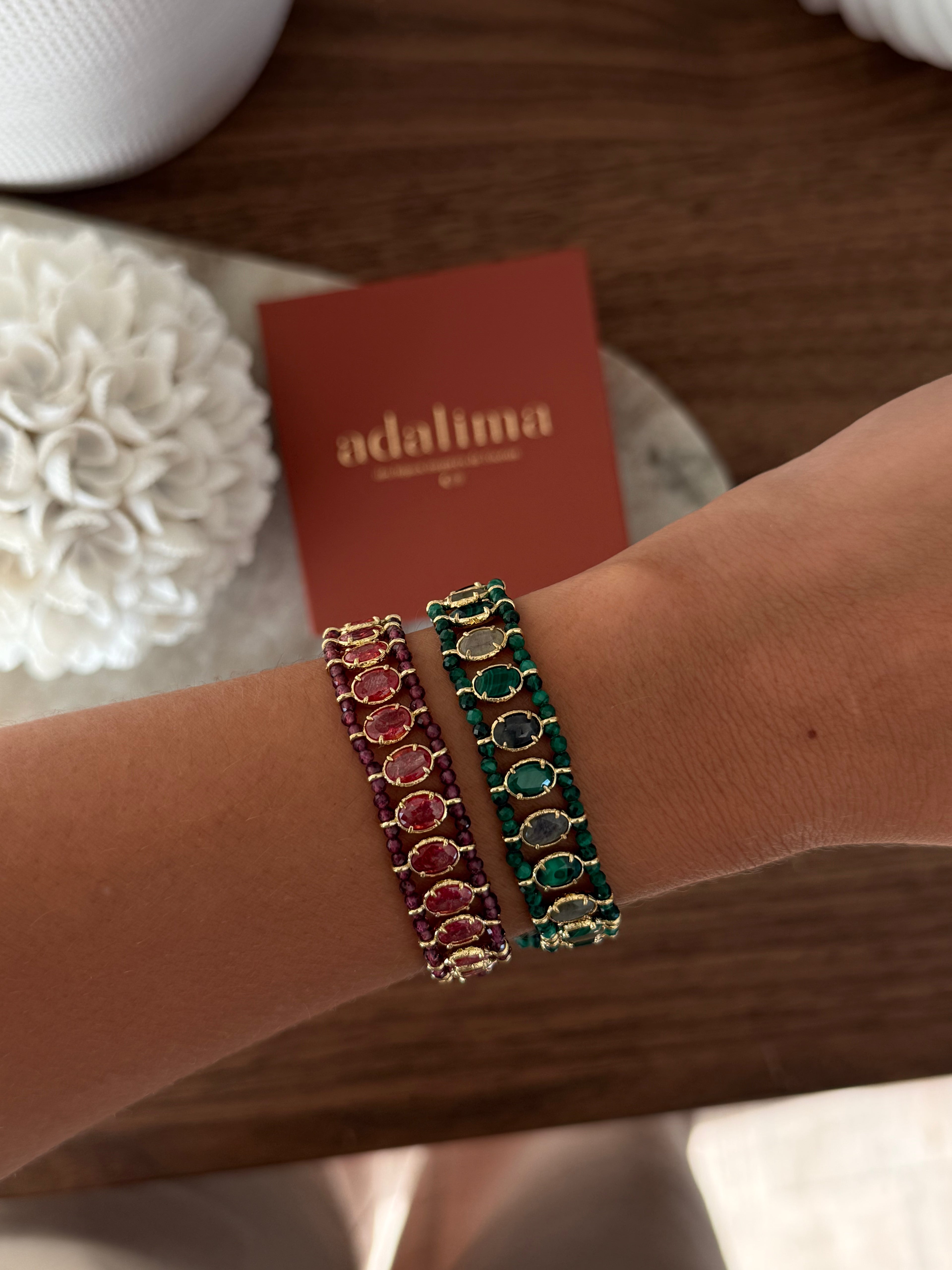 Bracelet Dolores en pierres naturelles et acier inoxydable doré – bijou Adalima