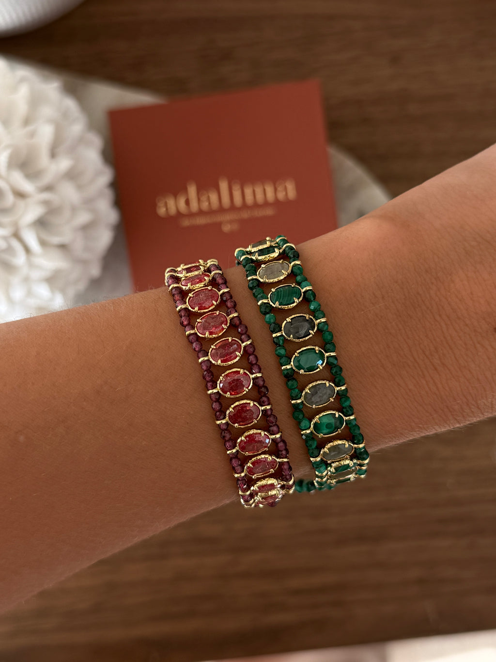 Bracelet Dolores en pierres naturelles et acier inoxydable doré – bijou Adalima