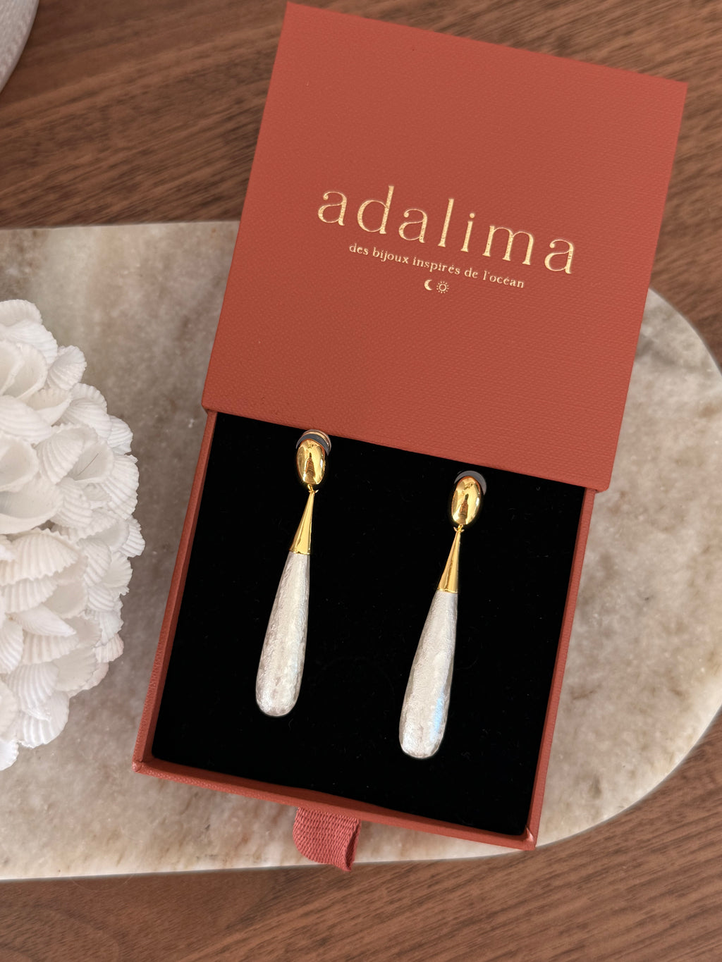 Boucles d’oreilles Aria à perles, en acier inoxydable doré – bijou Adalima