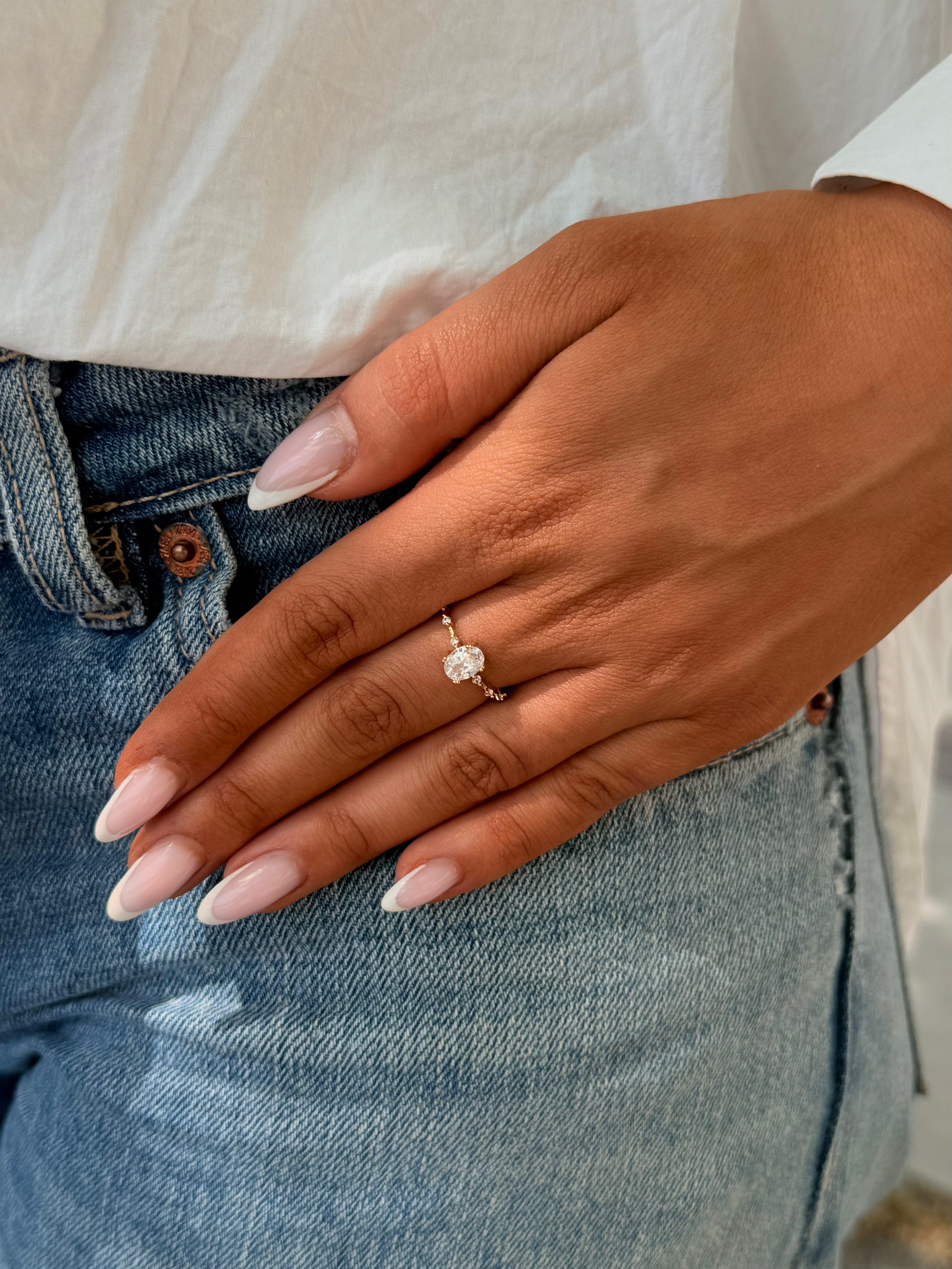 bague élégante et raffinée pour femmes à strass