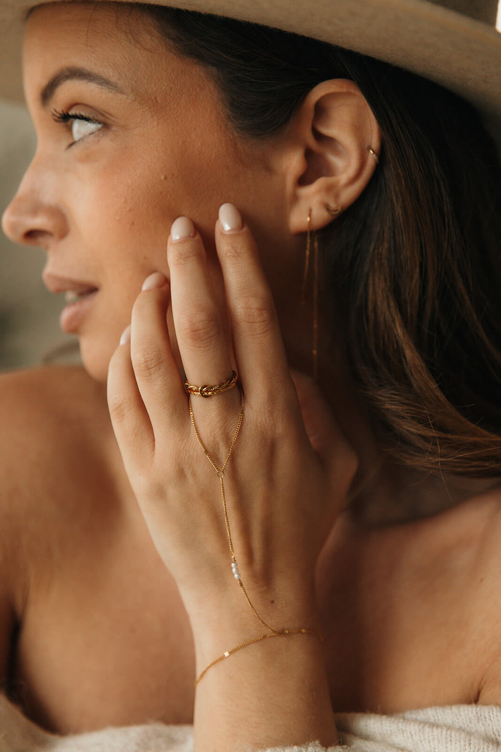 bijou de main perle d'eau douce