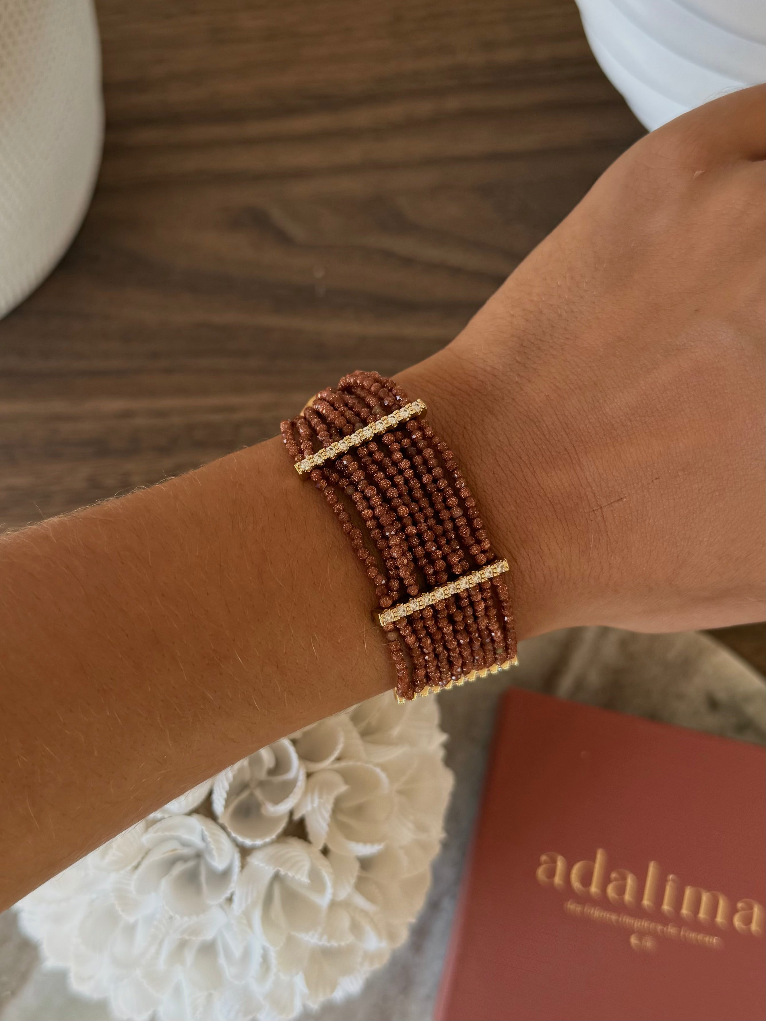 Bracelet Ariella en pierres naturelles et acier inoxydable doré – coloris Gold Sandstone – bijou Adalima