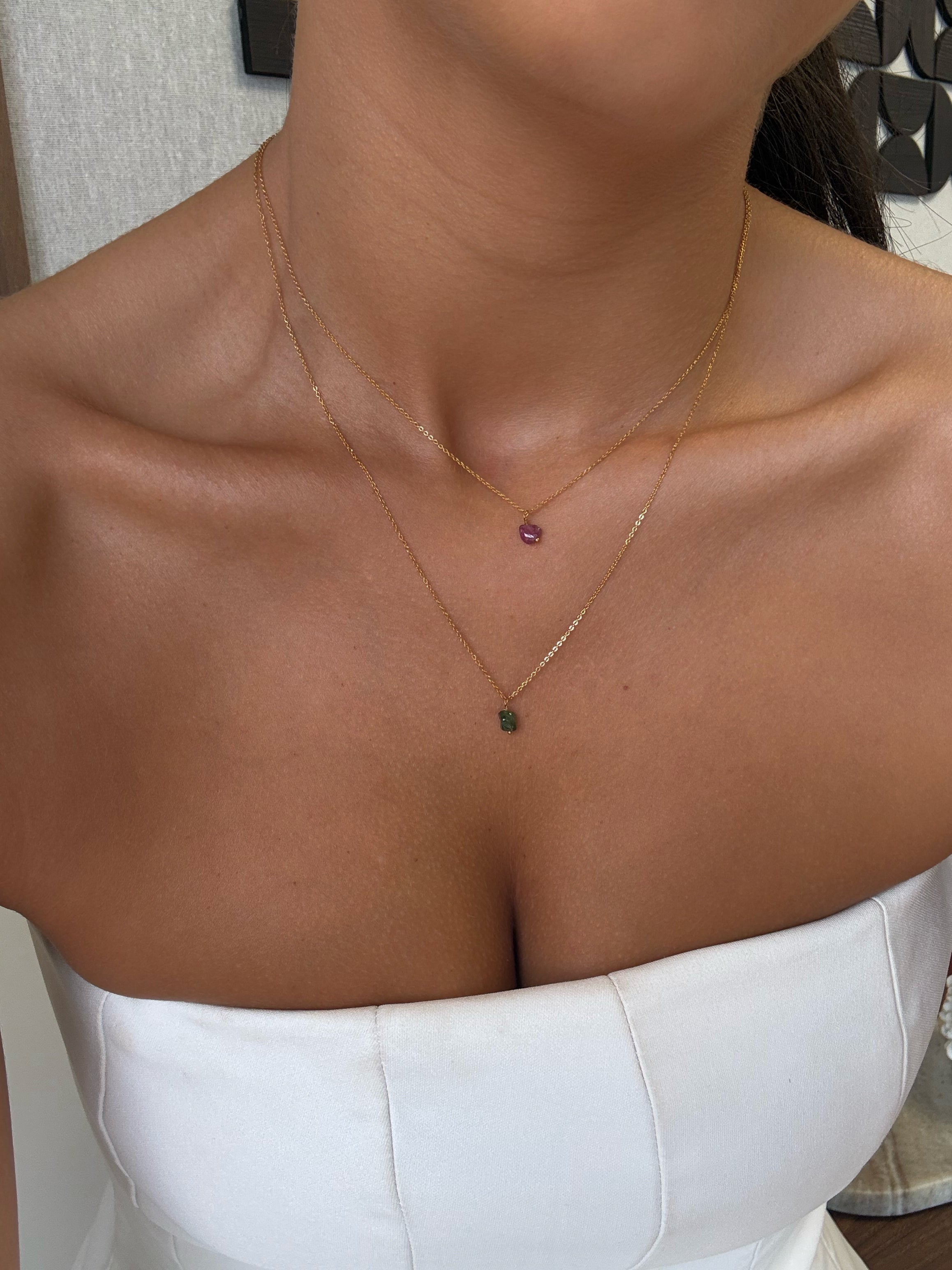Collier Alicia en pierres naturelles et acier inoxydable doré – bijou Adalima