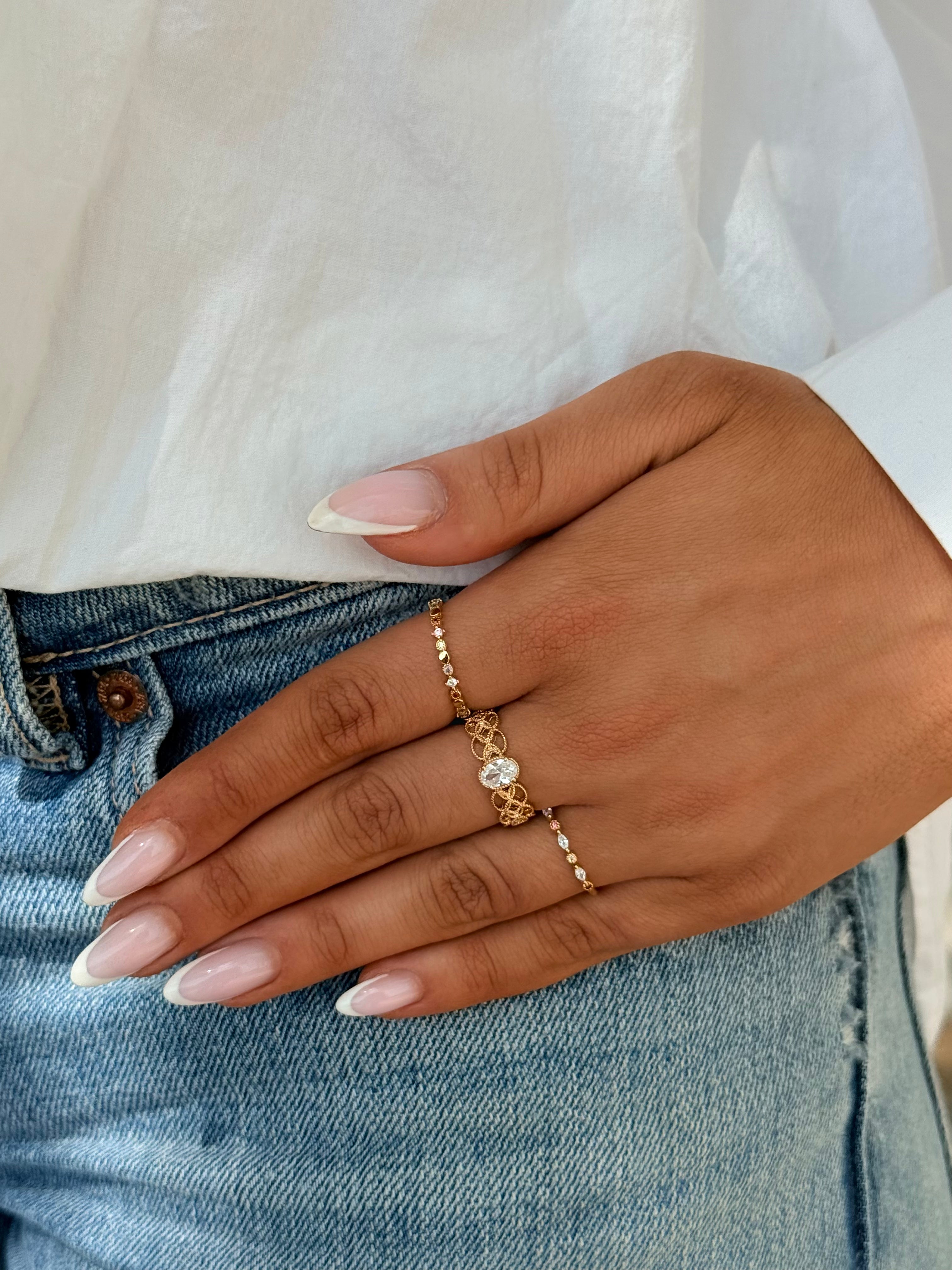 bagues dorées et brillantes à strass pour femmes