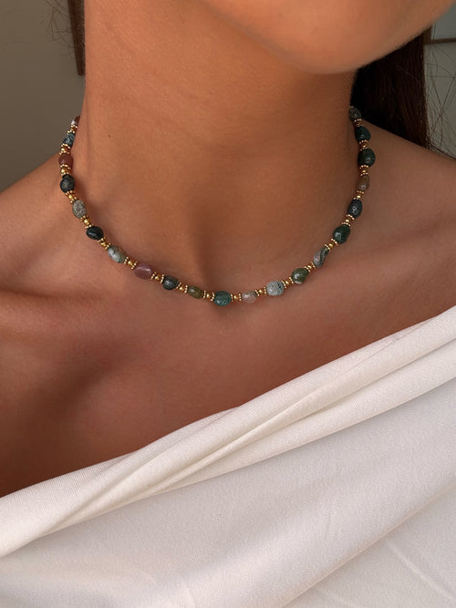 Collier tendance pour femmes en pierres naturelles colorées