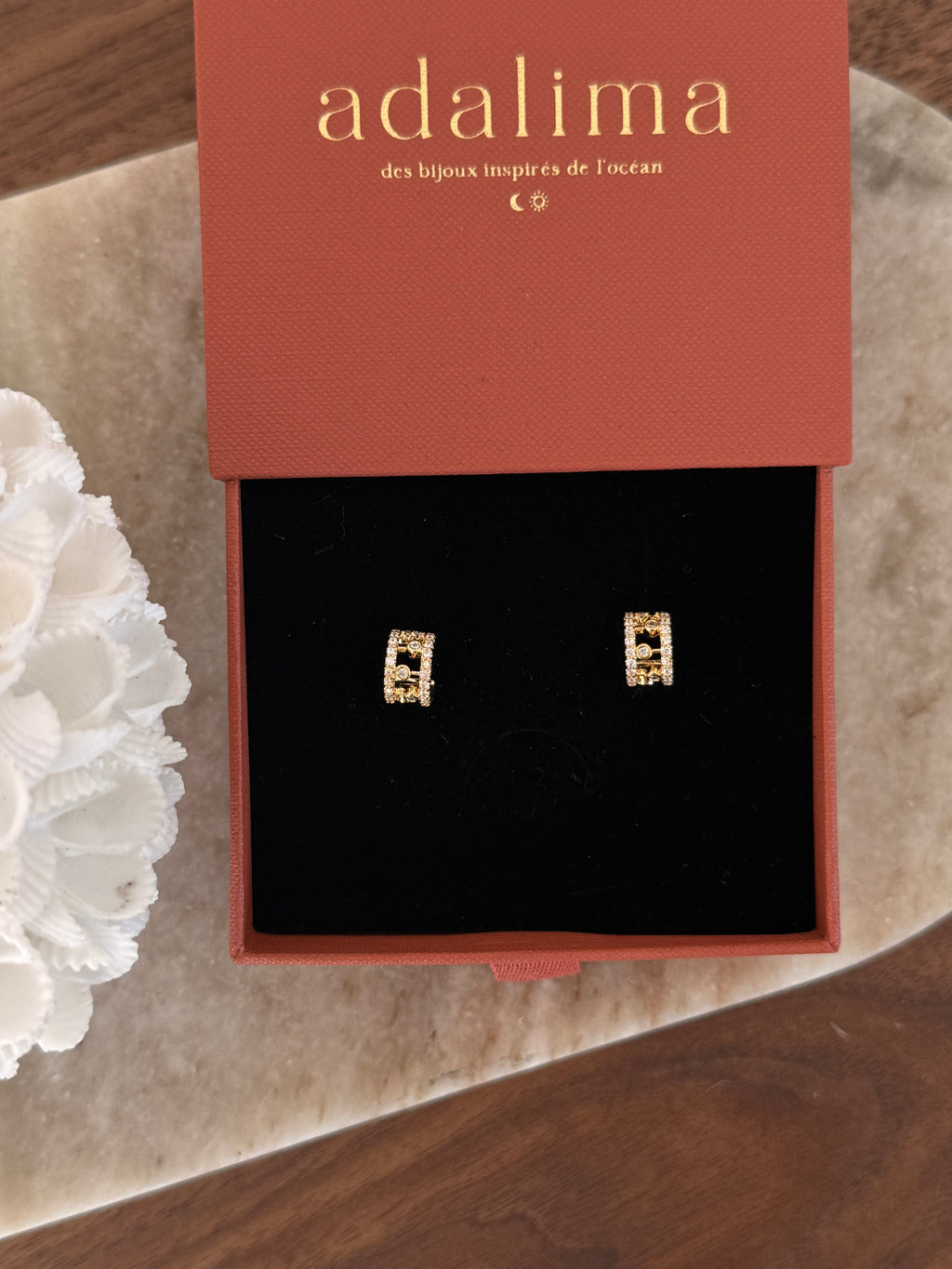 boucles d'oreilles en acier inoxydable en forme de créoles serties de strass