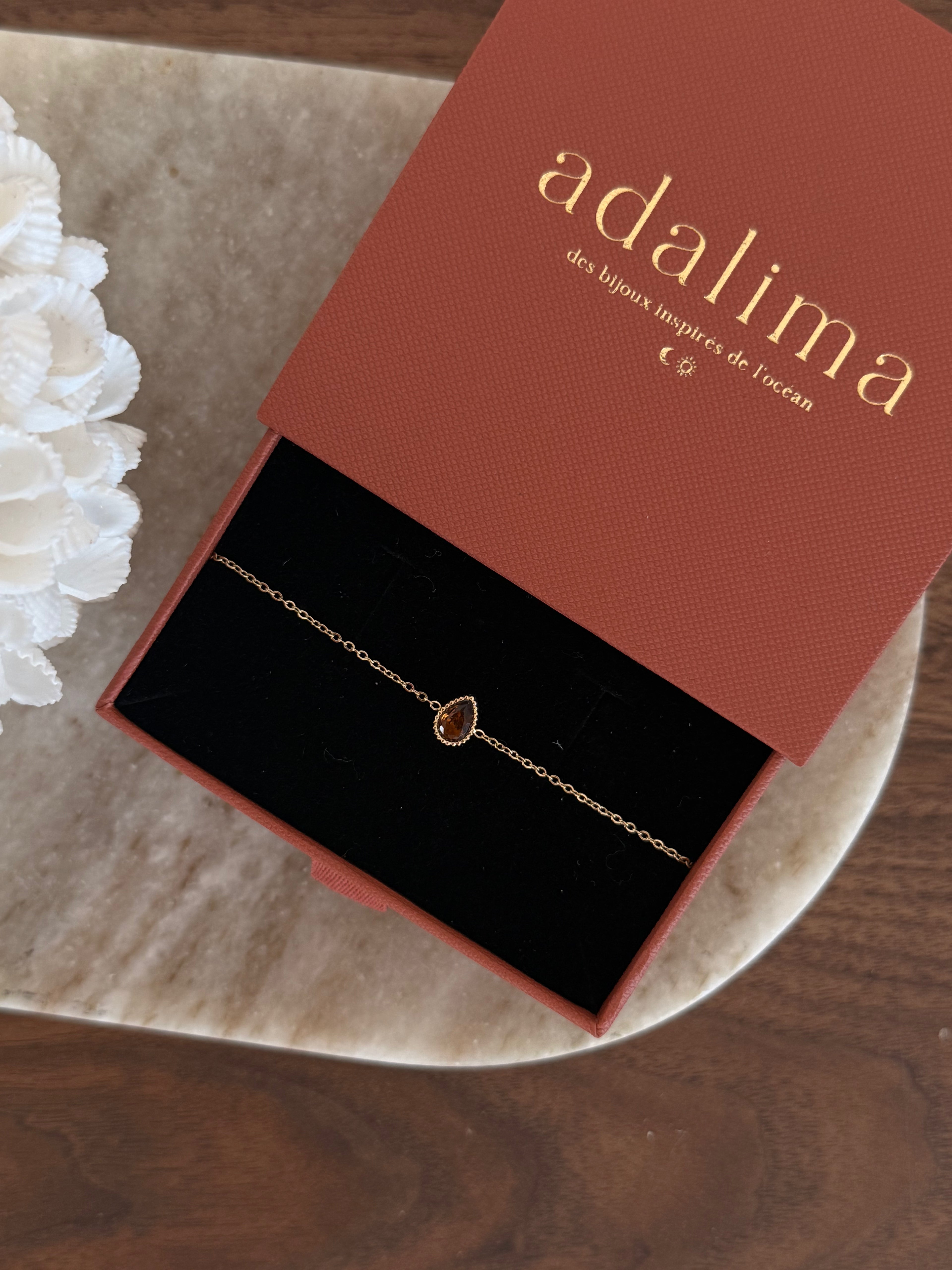 bracelet en acier inoxydable fin et minimaliste goutte marron
