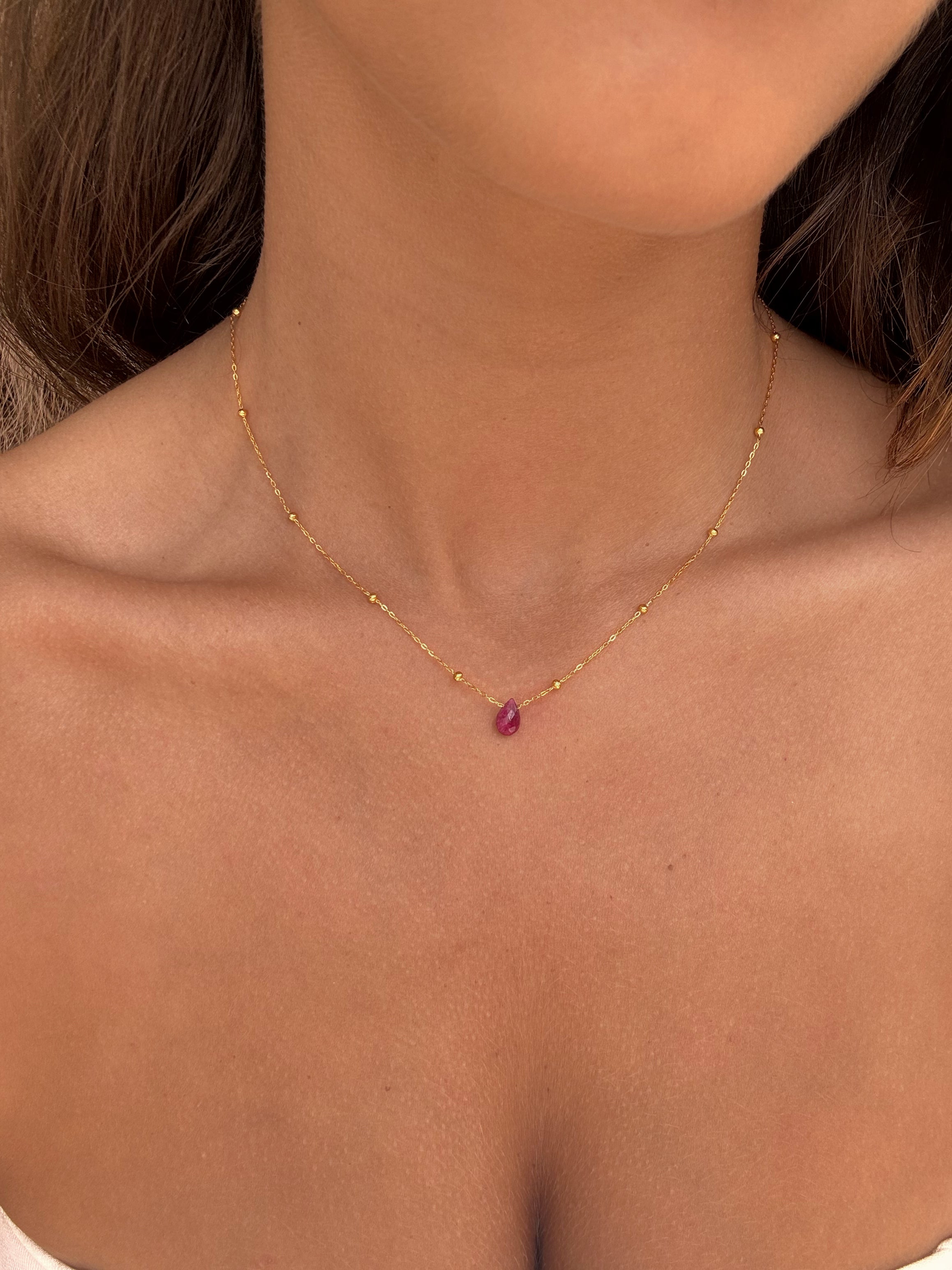 collier fin discret pour femmes