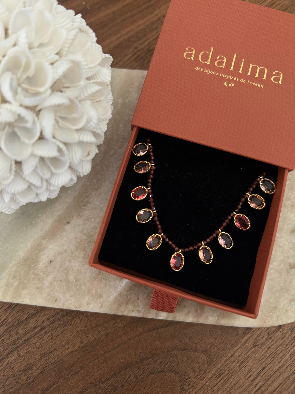 Collier Nehal en pierres naturelles et acier inoxydable doré – bijou Adalima