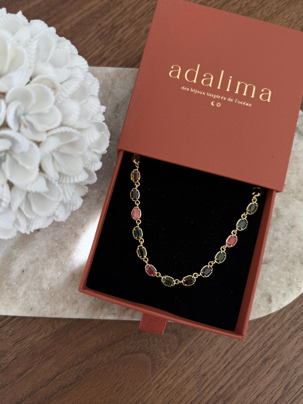 Collier Carmen en pierres naturelles et laiton doré – bijou Adalima