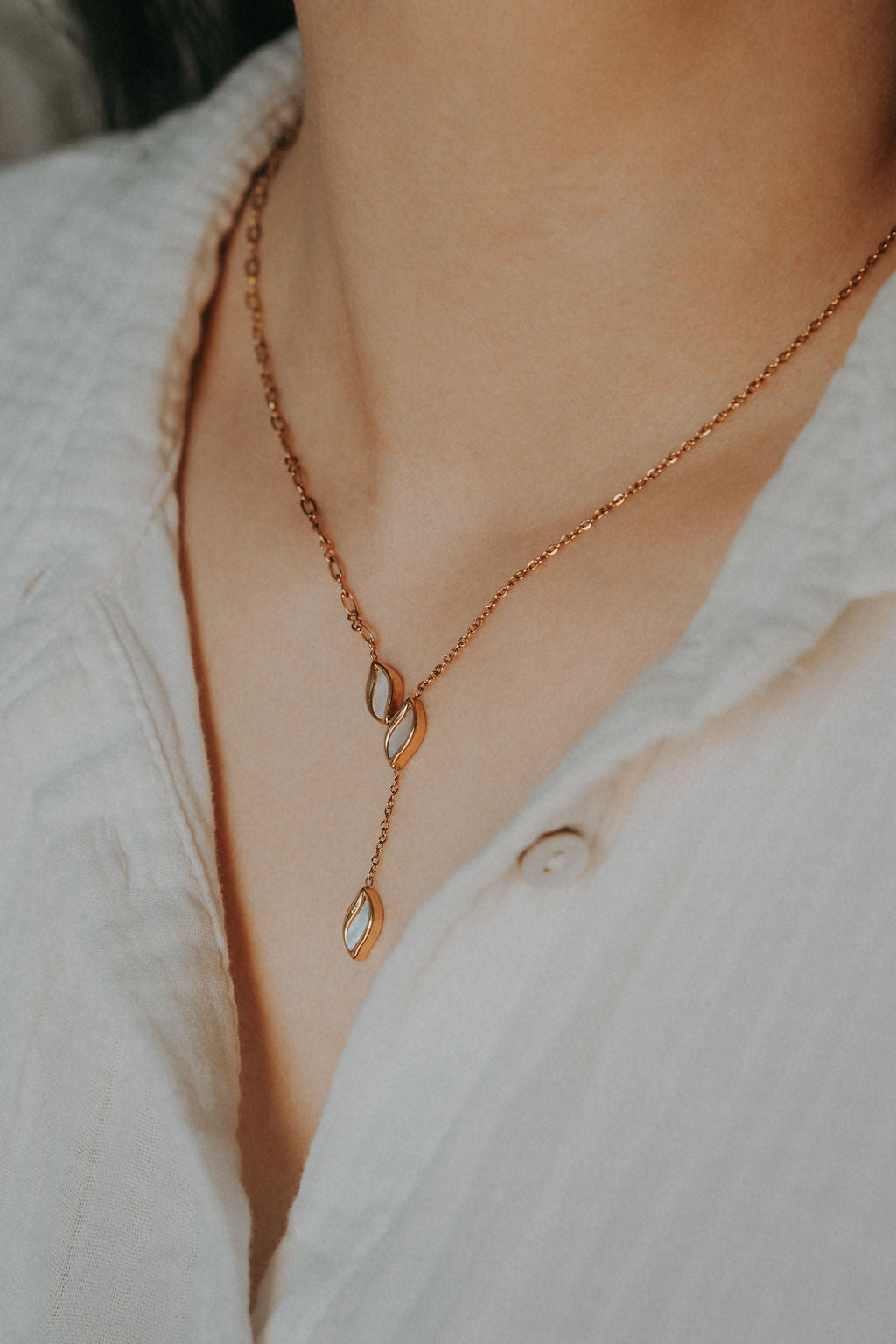 collier-feuille-nacre