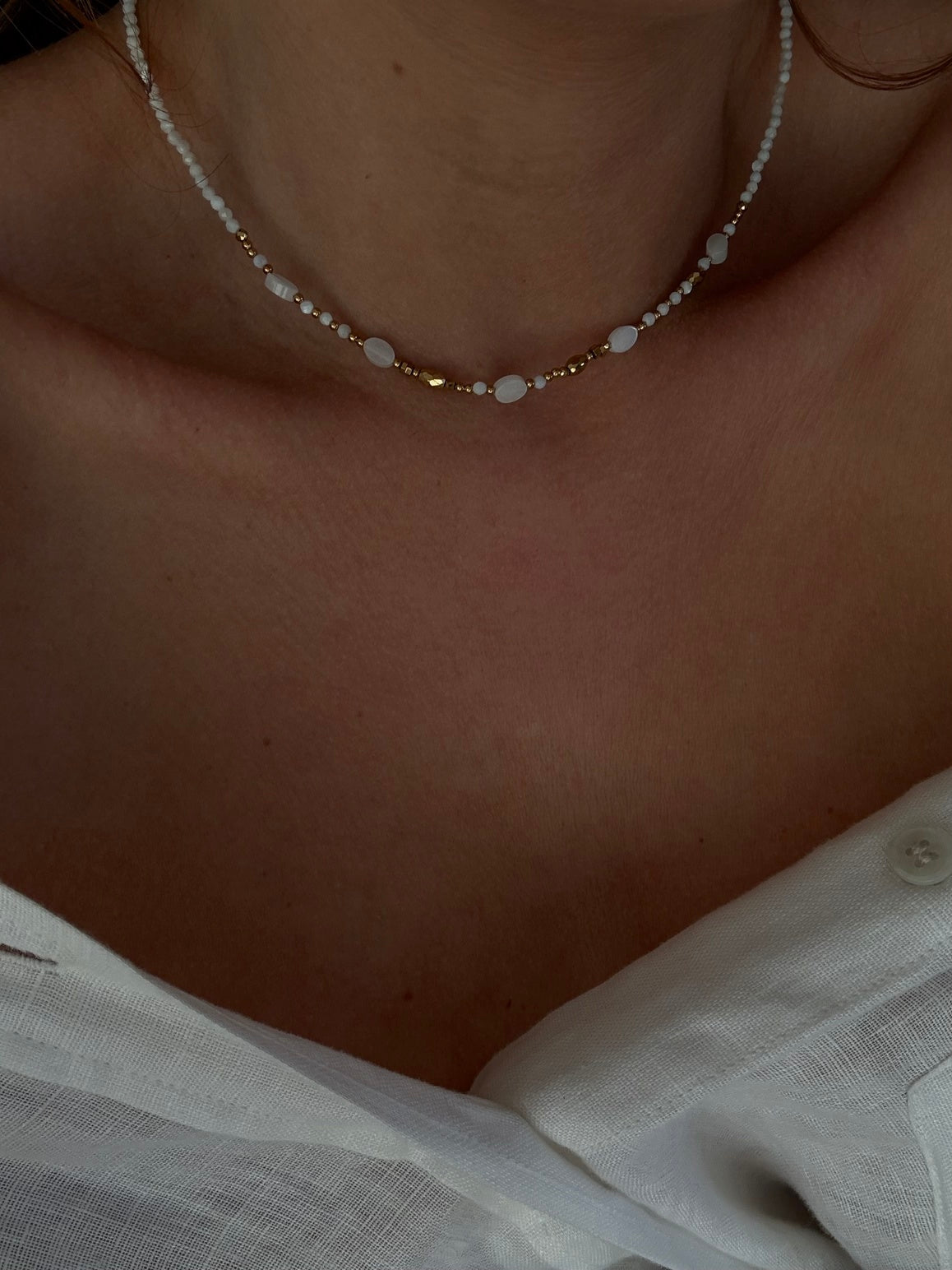 collier fin pierres naturelles