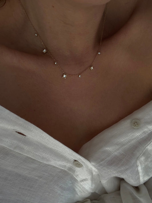 collier fin strass