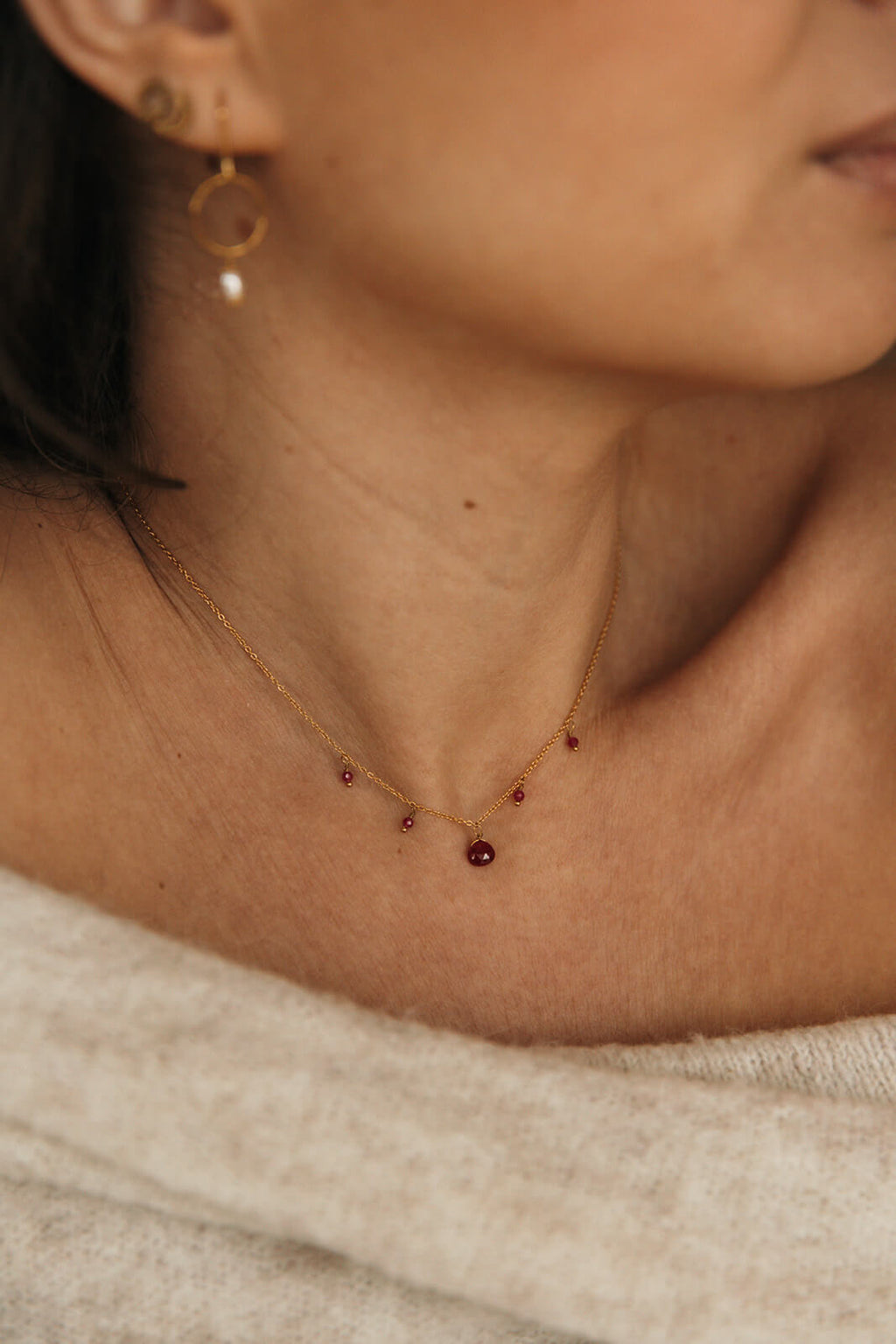 collier grenat vertus