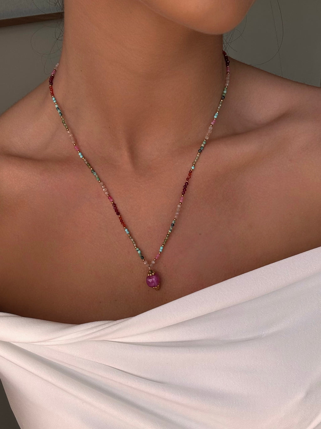 collier long coloré pour femmes