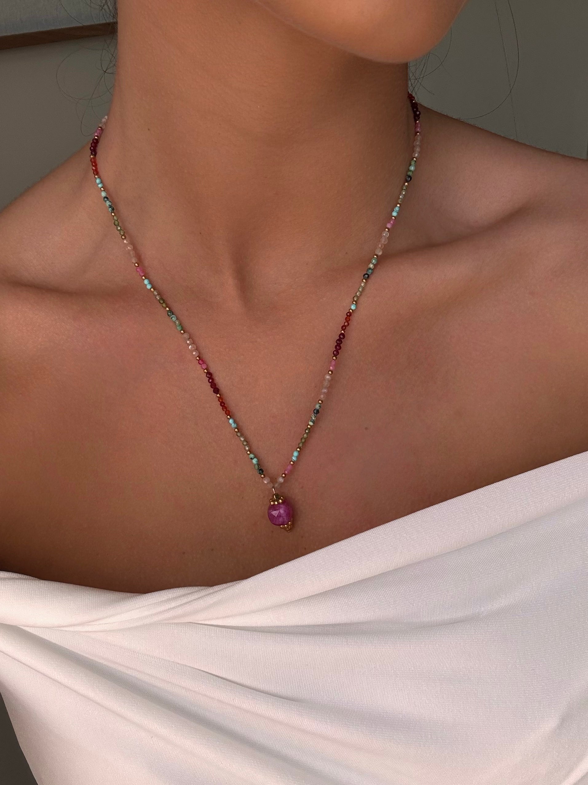 collier long coloré pour femmes