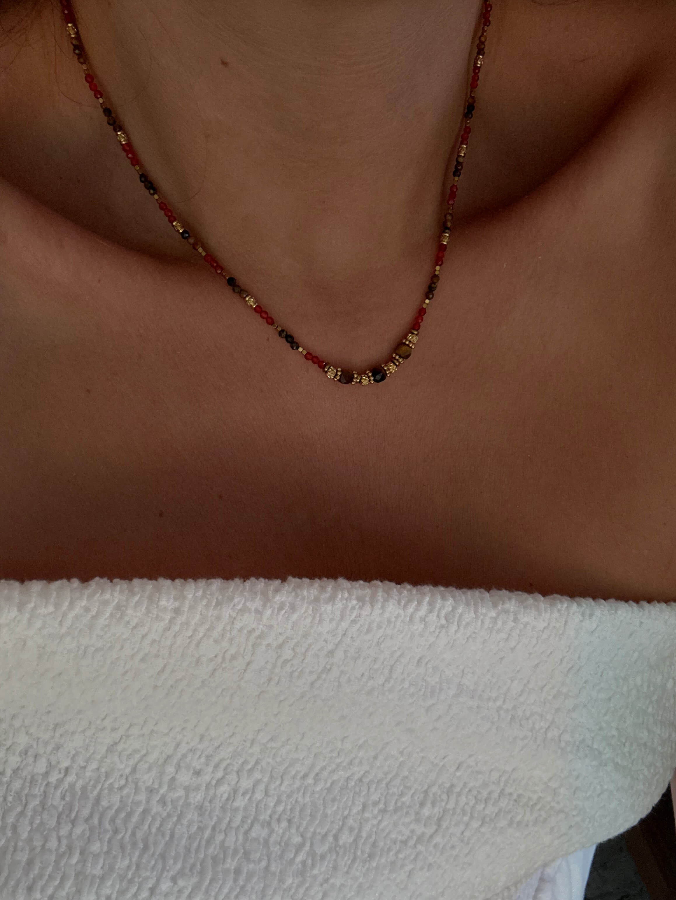 collier pierres femmes