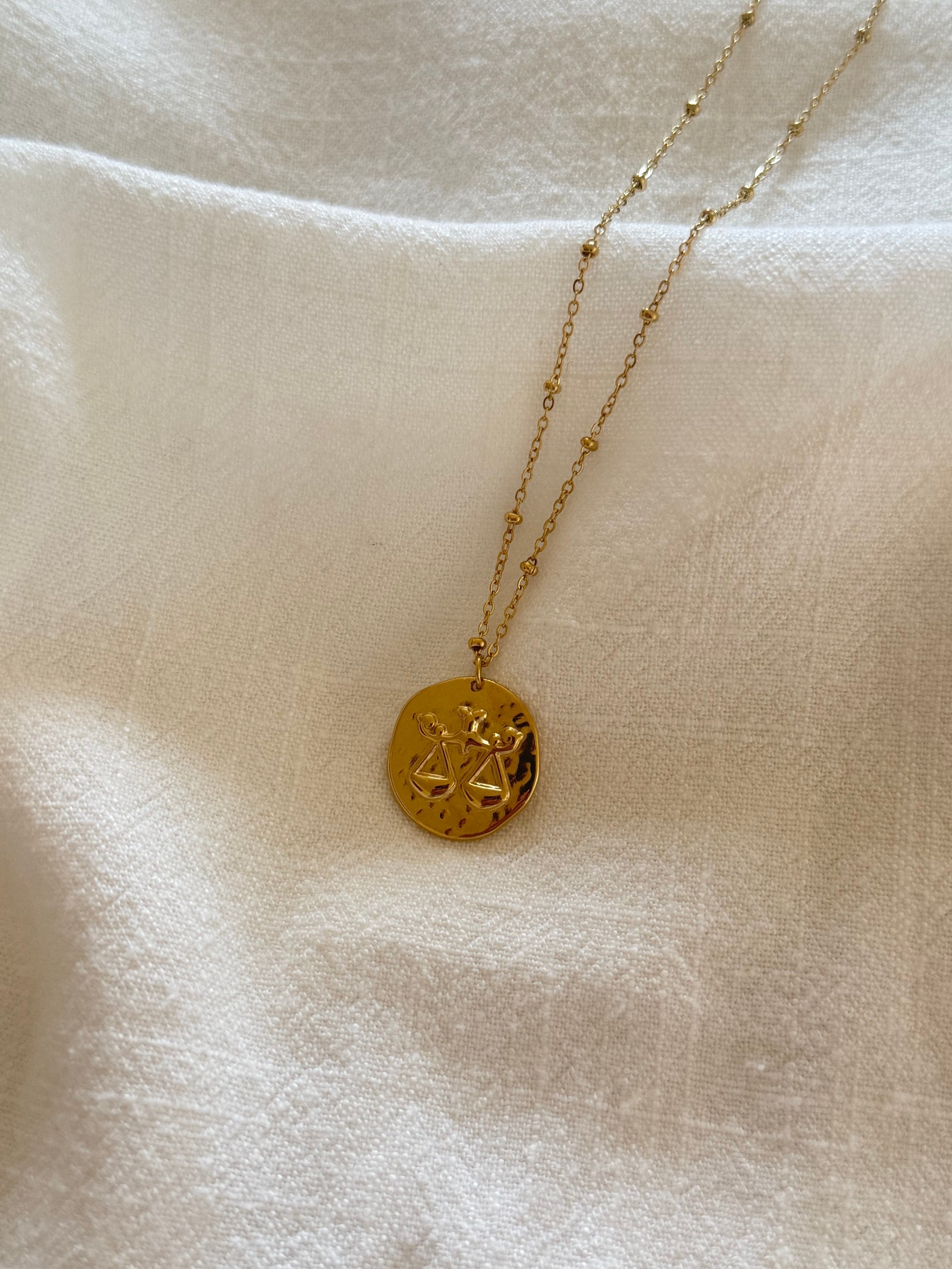 collier signe astrologique femme