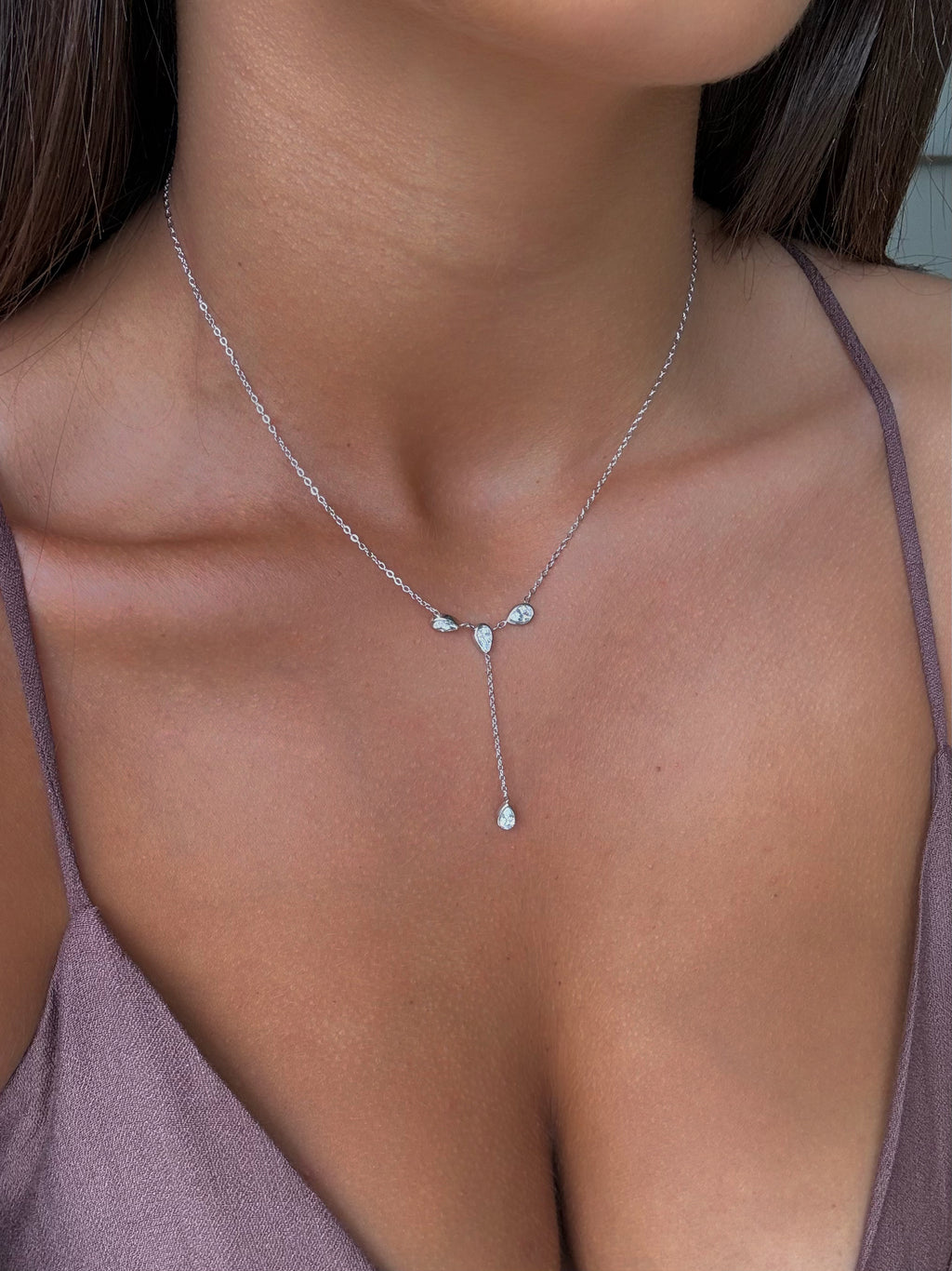 Collier pour femmes argenté à strass
