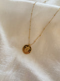 collier signe vierge