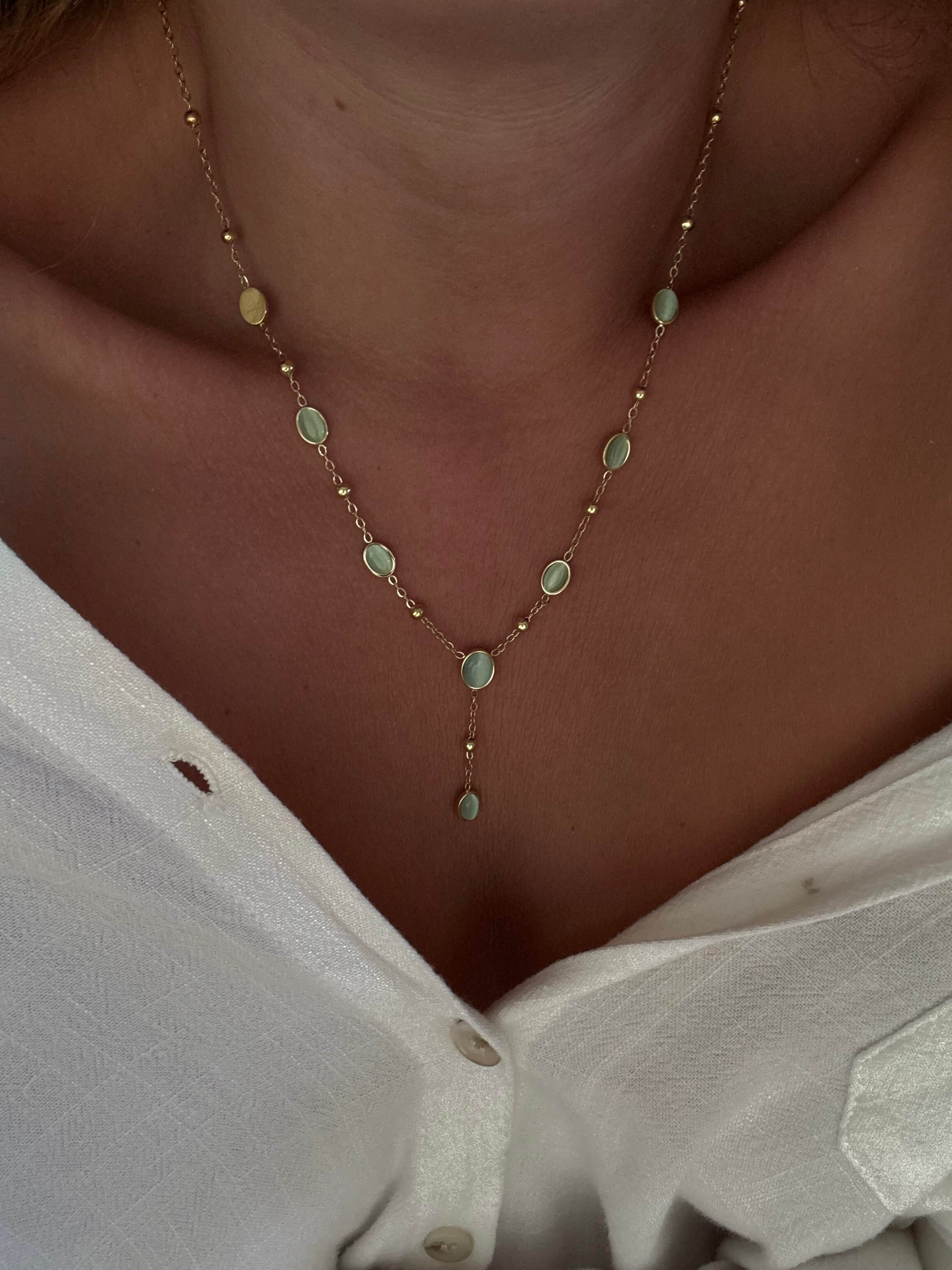 collier y pour femmes