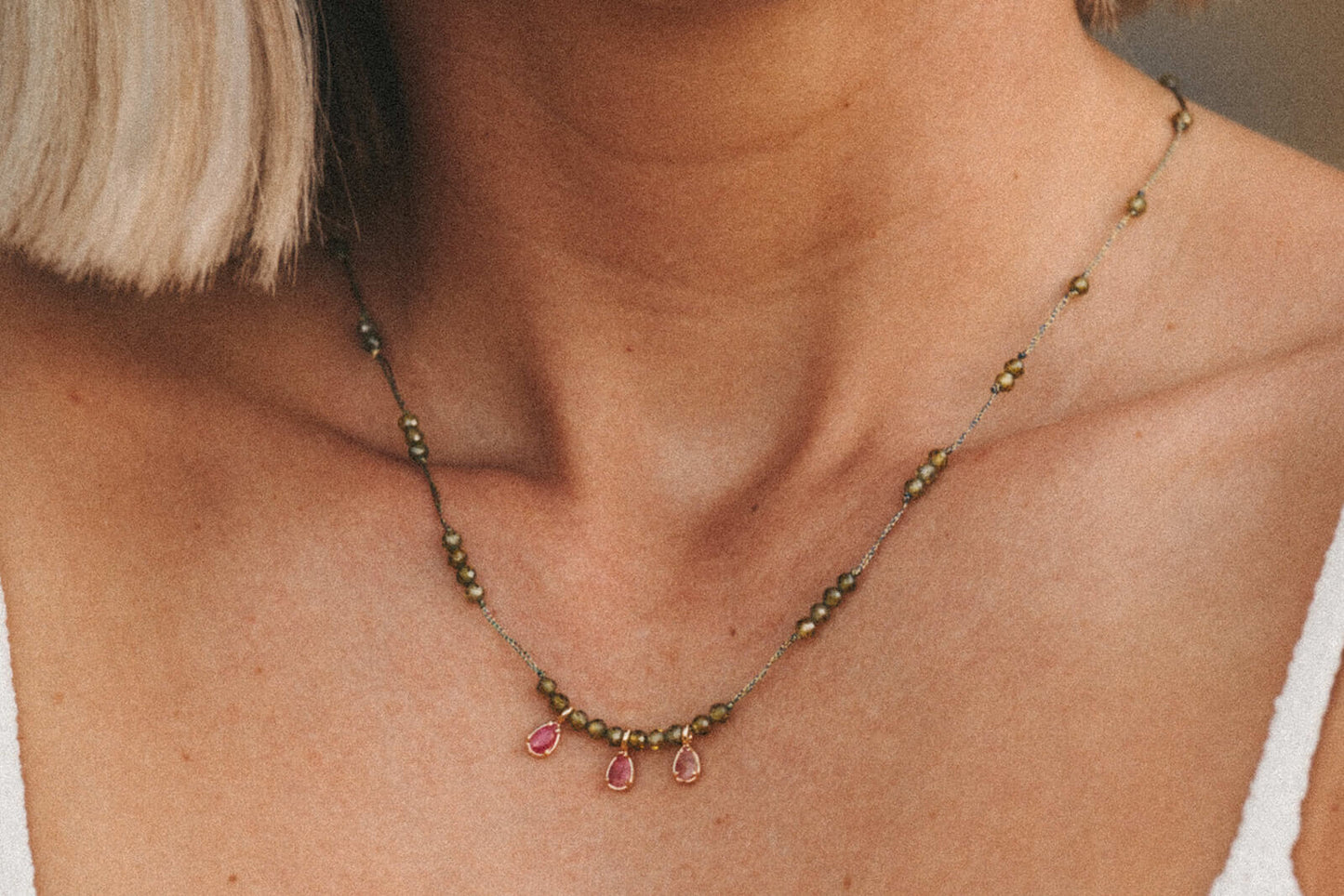 collieres pierres femme