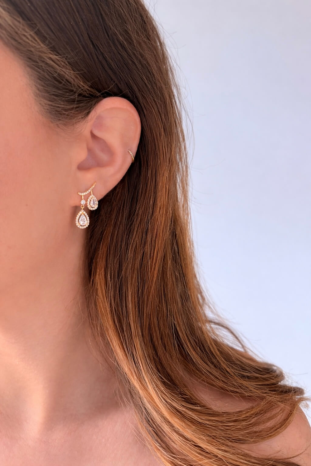Boucles d'oreilles MONICA en laiton et strass