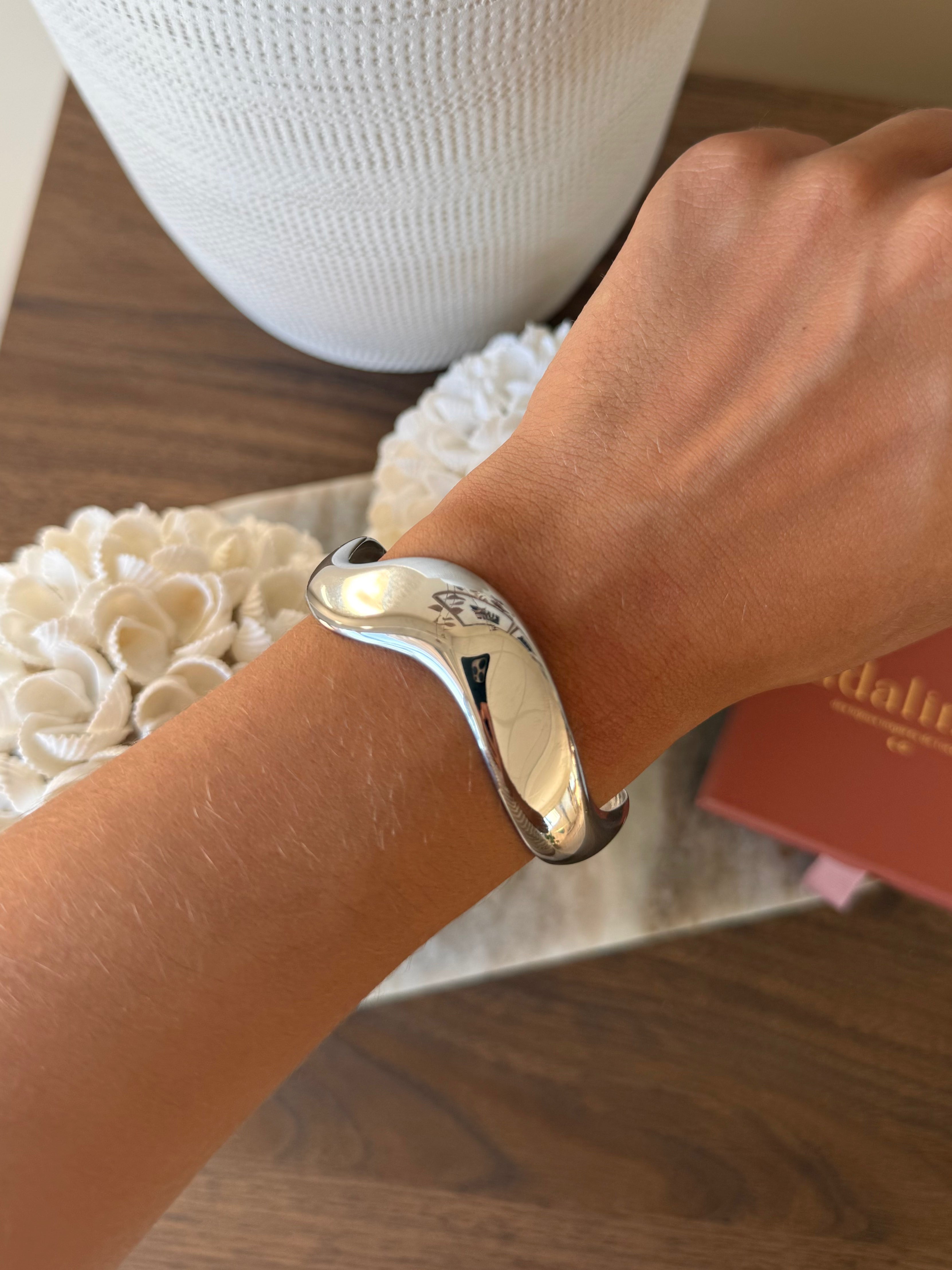 Manchette Glenda en acier inoxydable – bijou Adalima